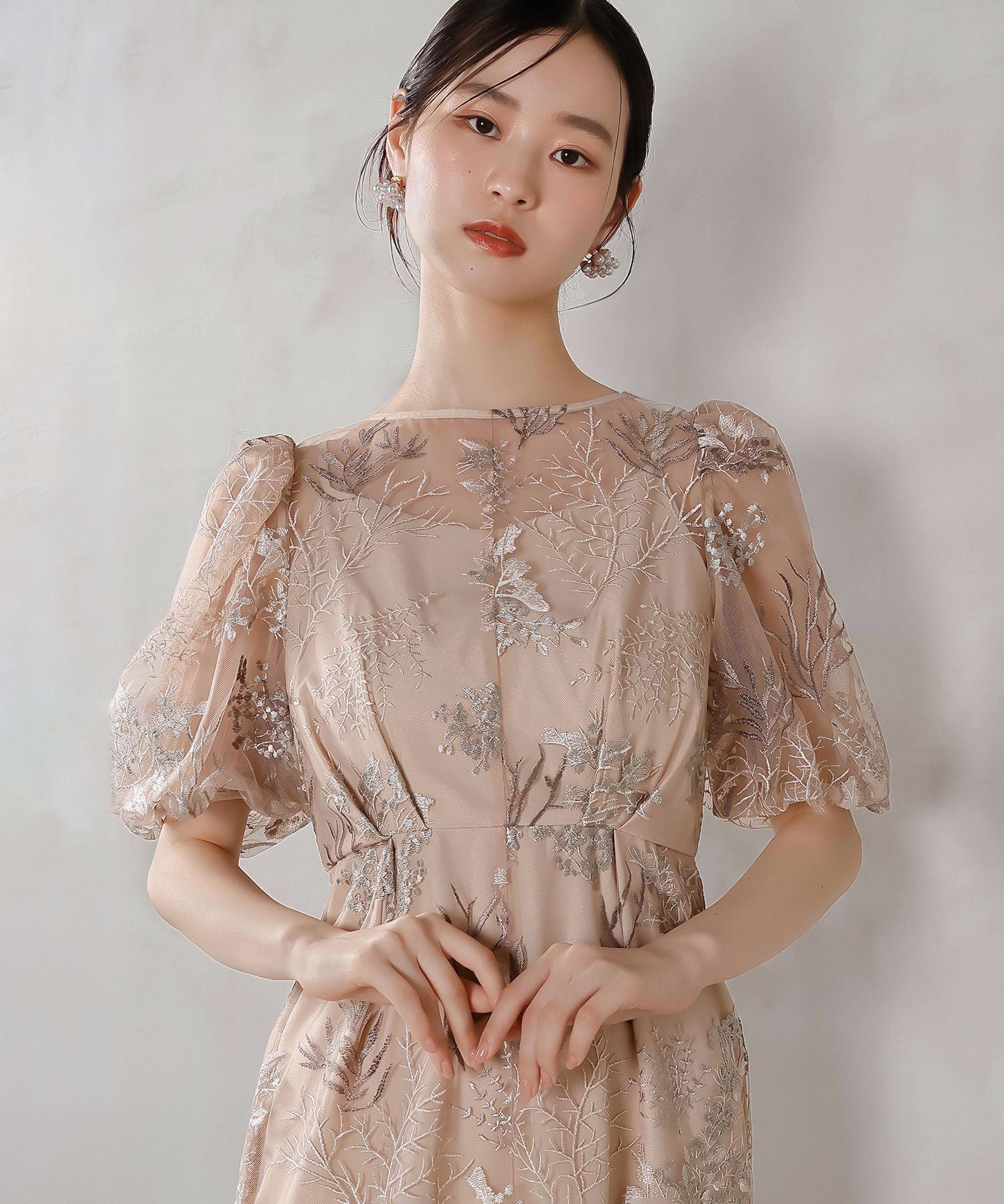 ボタニカル 刺繍 パフスリーブ ワンピース