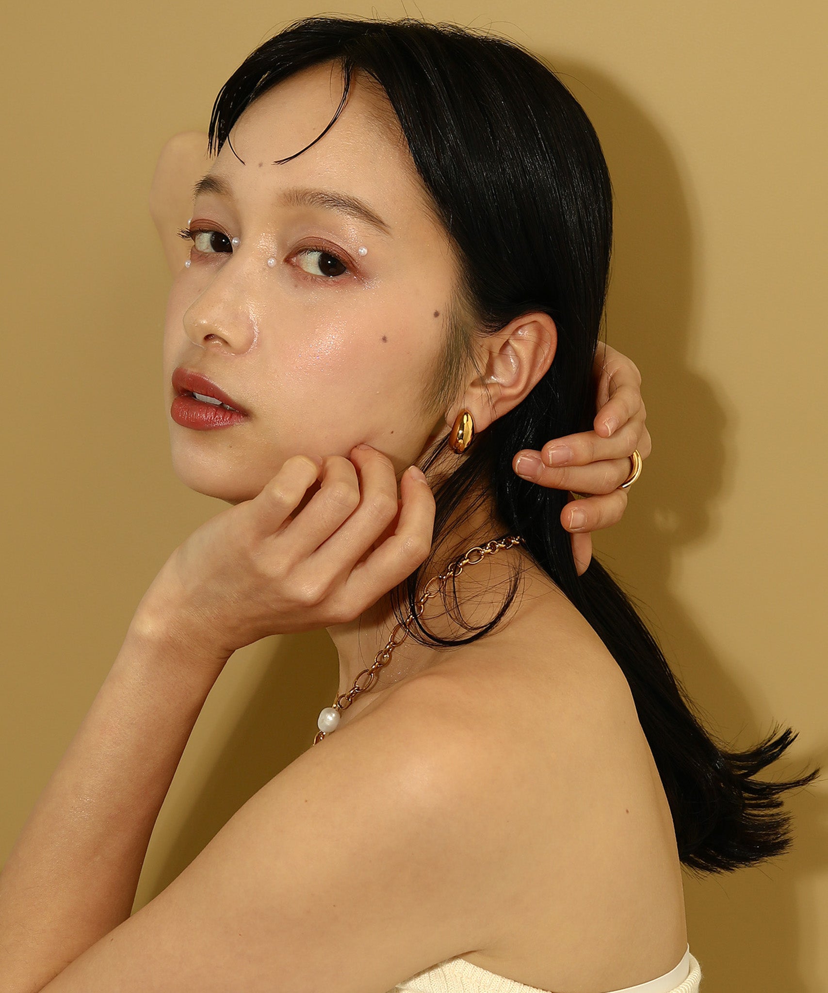 ぷっくりフォルム 艶感 イヤリング パーティー オケージョン