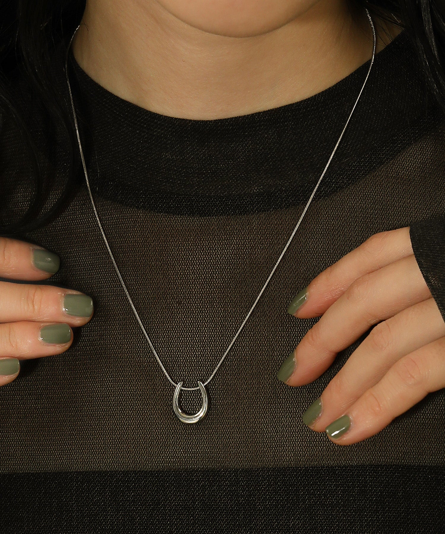 ホースシュー デザイン 馬蹄 サージカル ネックレス