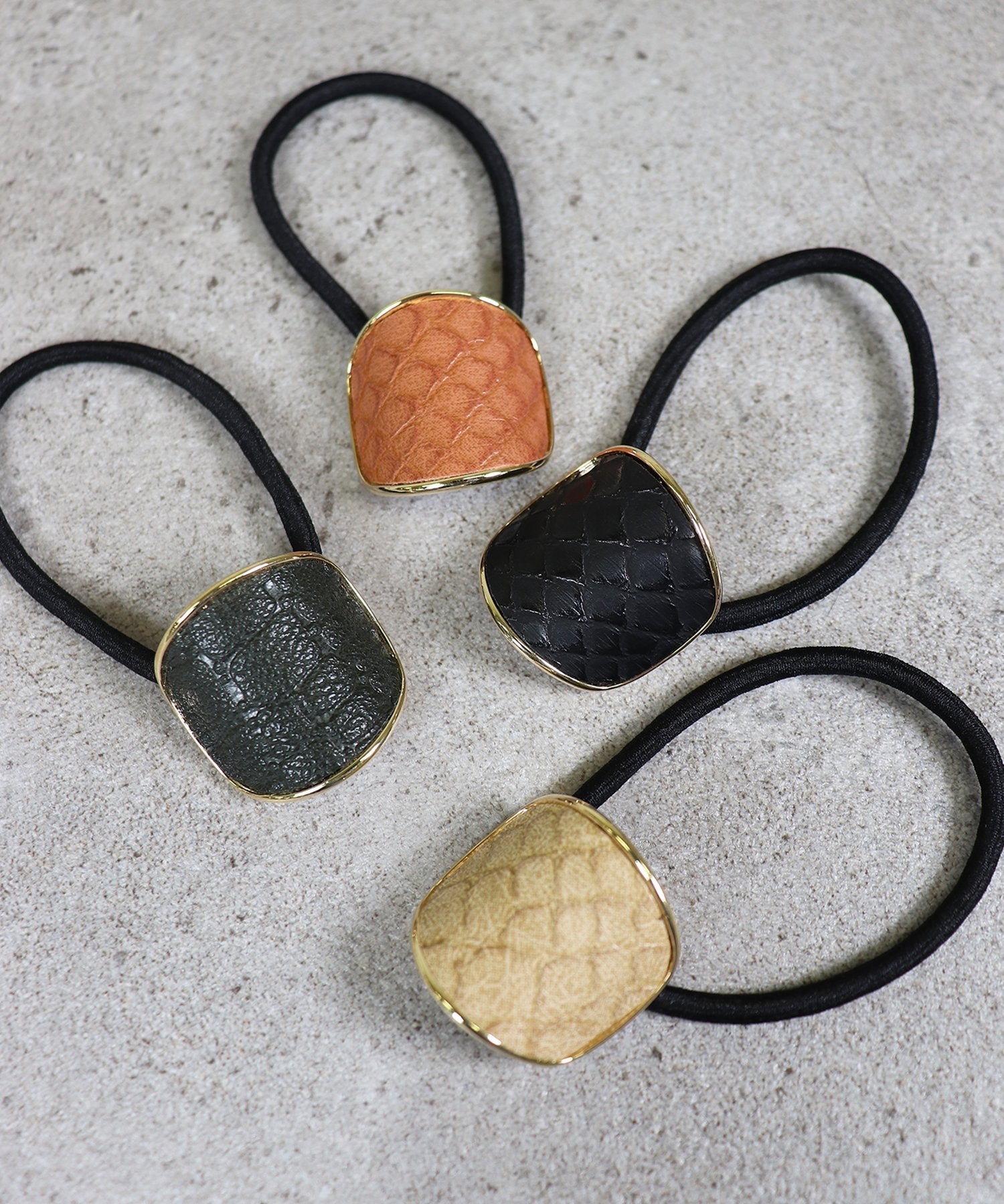 パイソンレザーヘアゴム