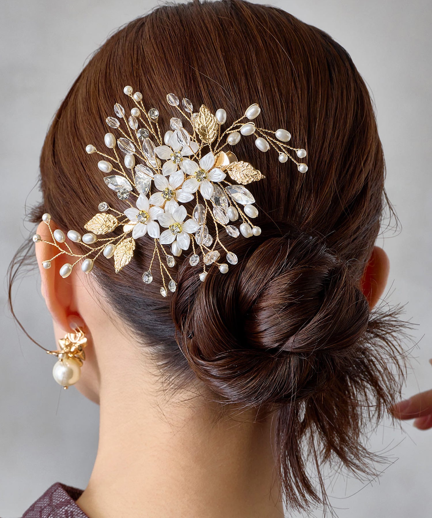 パールフラワークリアビーズヘアクリップ