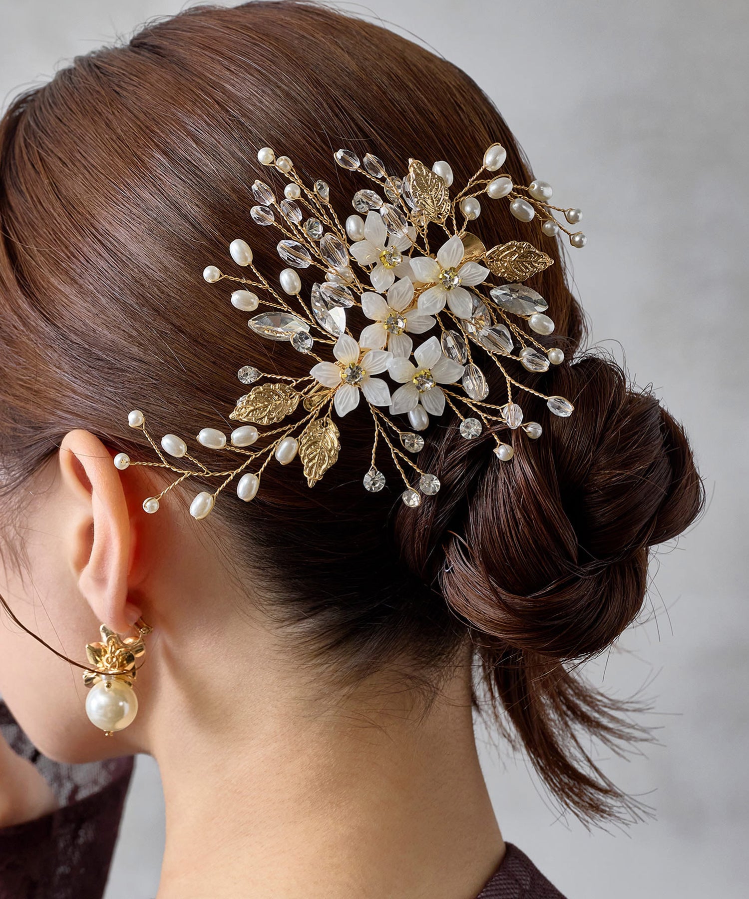 パールフラワークリアビーズヘアクリップ