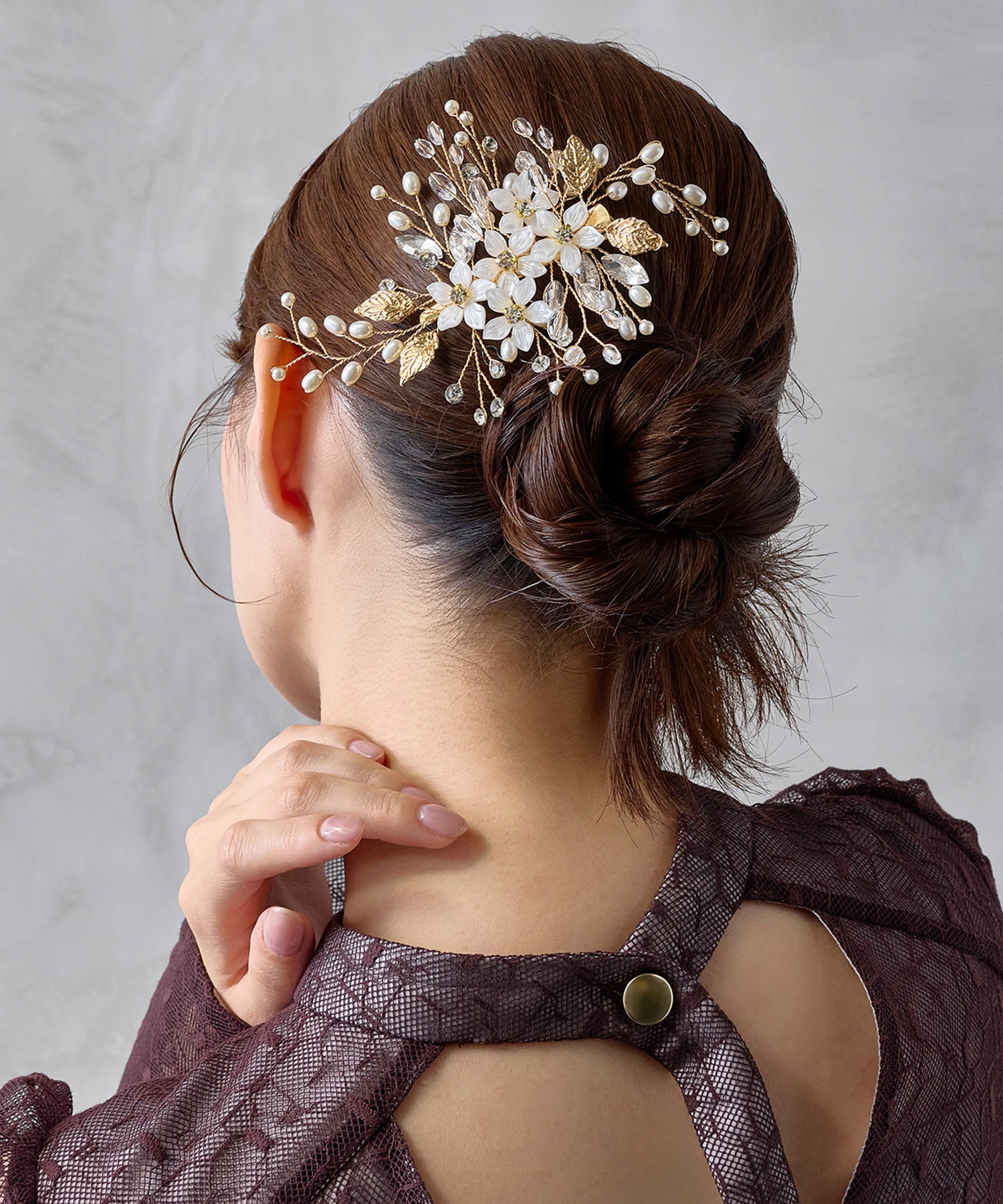 パールフラワークリアビーズヘアクリップ