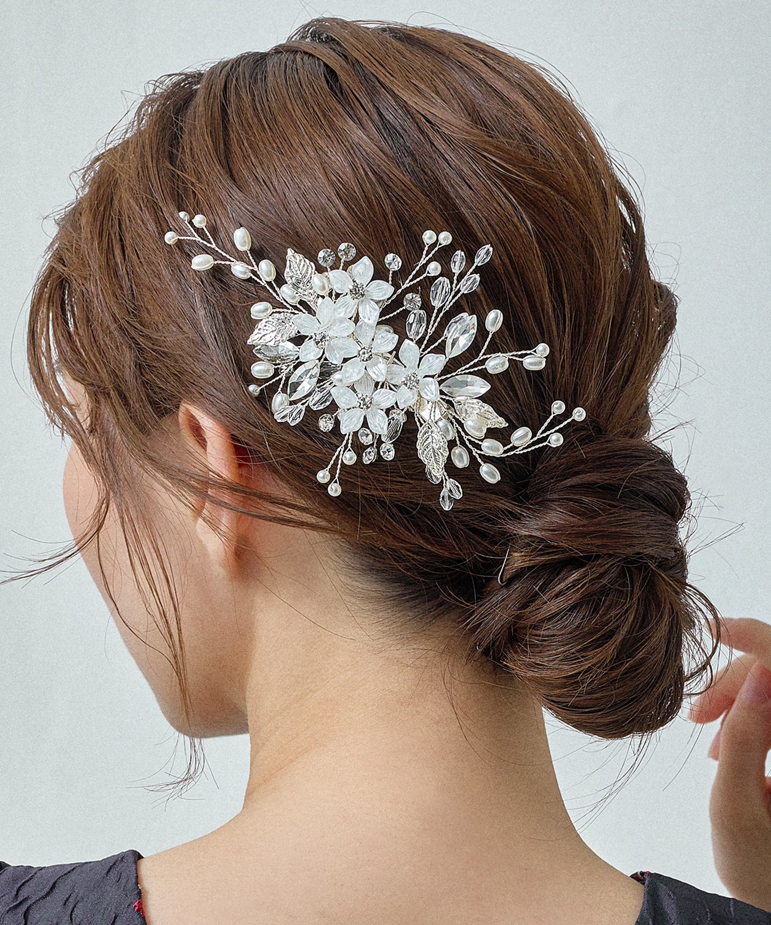 パールフラワークリアビーズヘアクリップ
