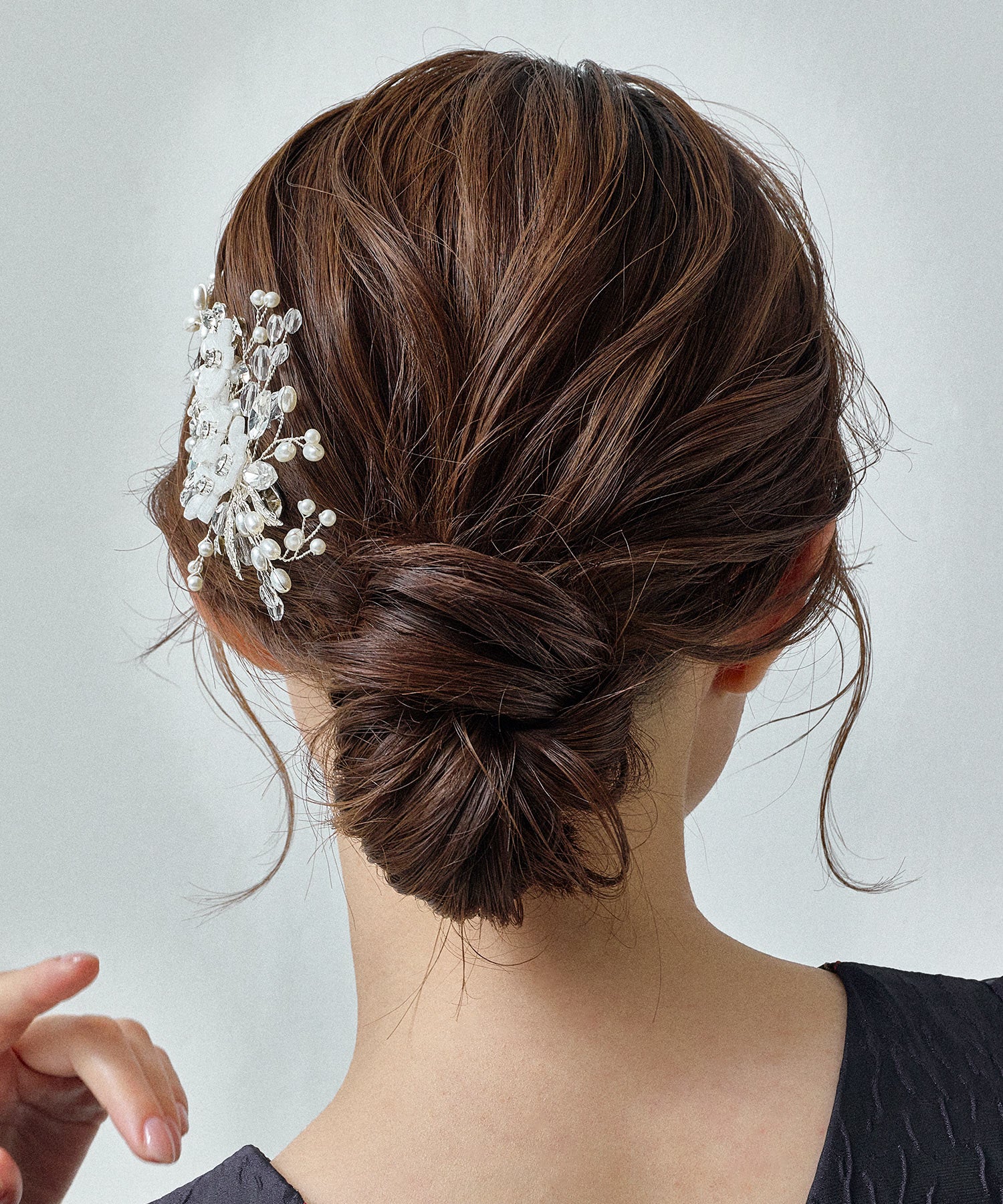 パールフラワークリアビーズヘアクリップ