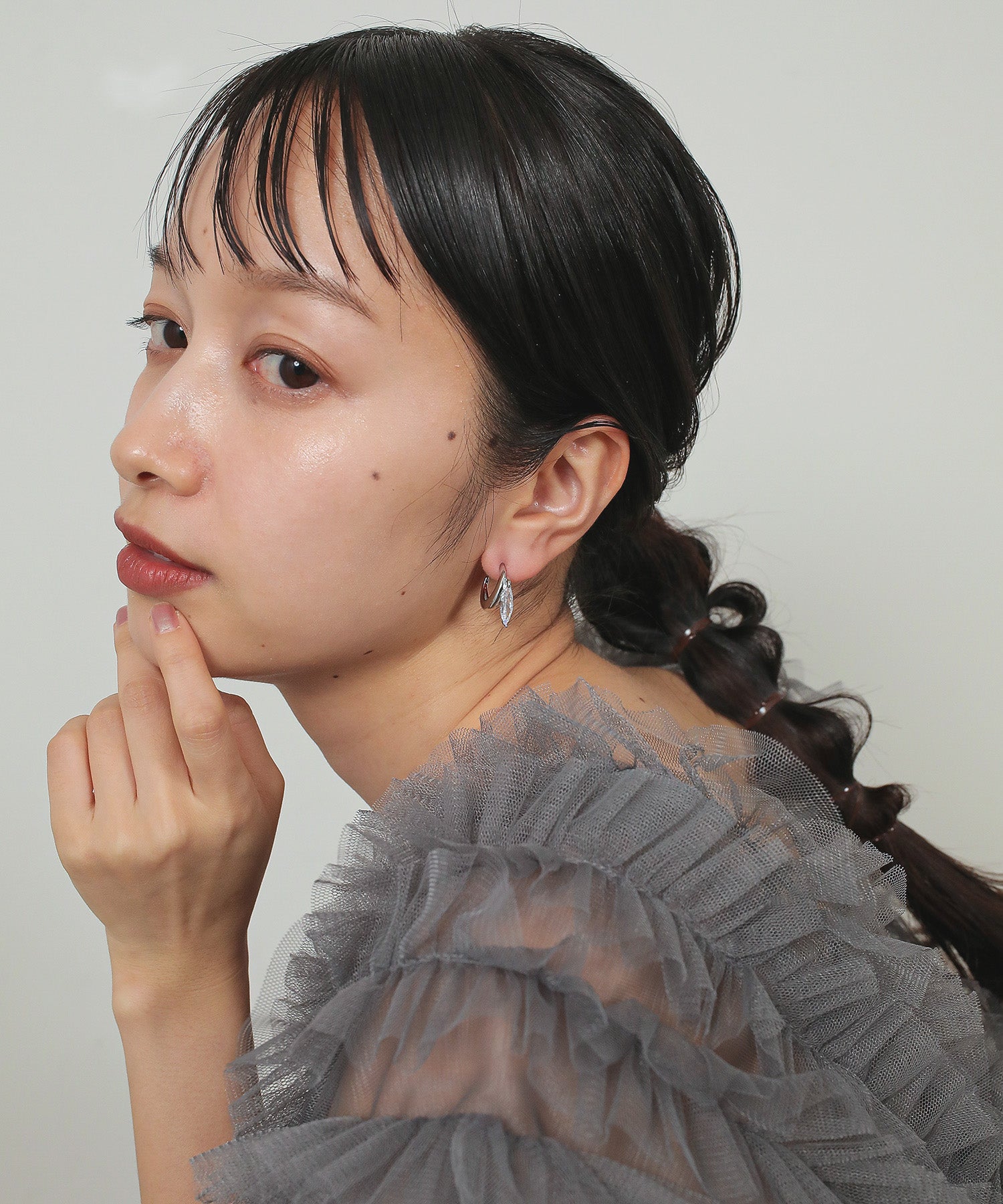 一粒 ビジュー ハーフフープピアス 結婚式 お呼ばれ パーティー オケージョン