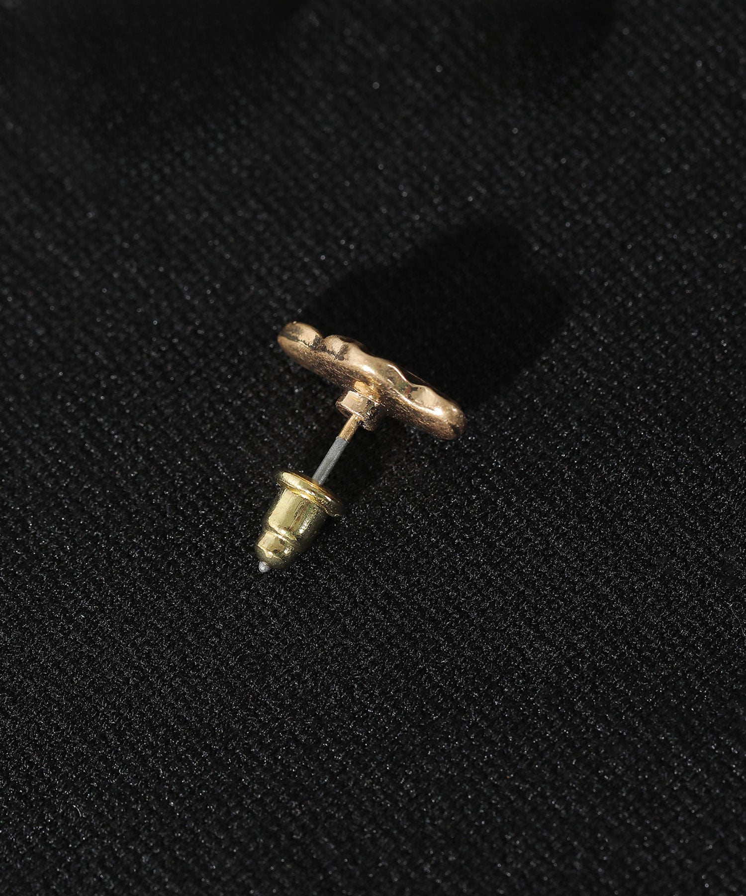 ４個セット メタル マット ピアス