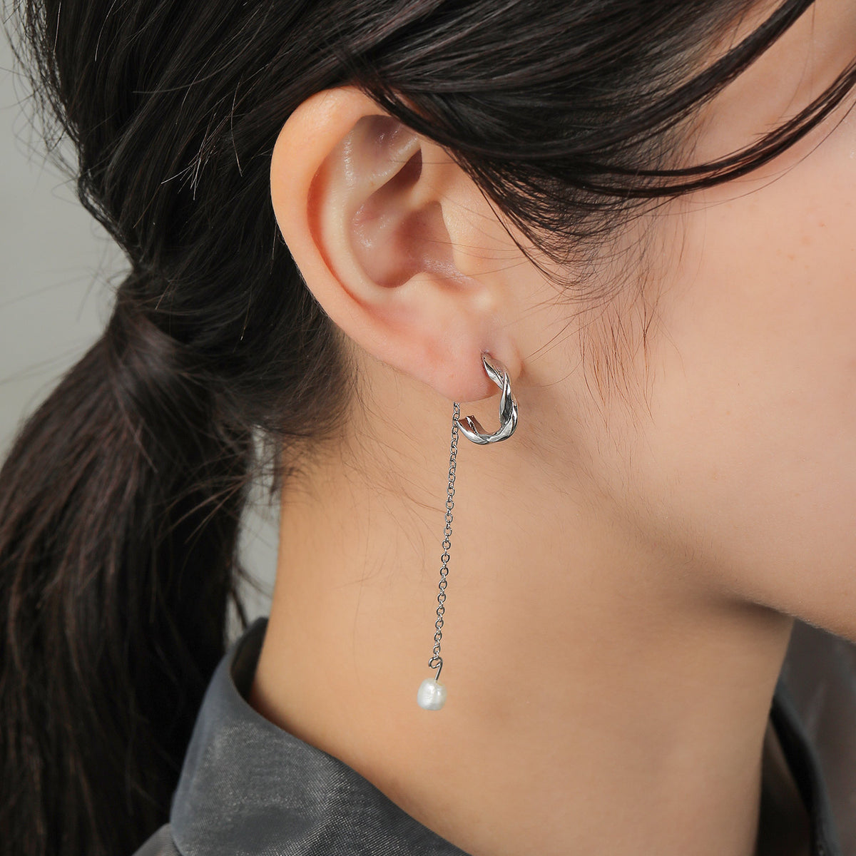 ツイストフープ ロングチェーン パール ピアス