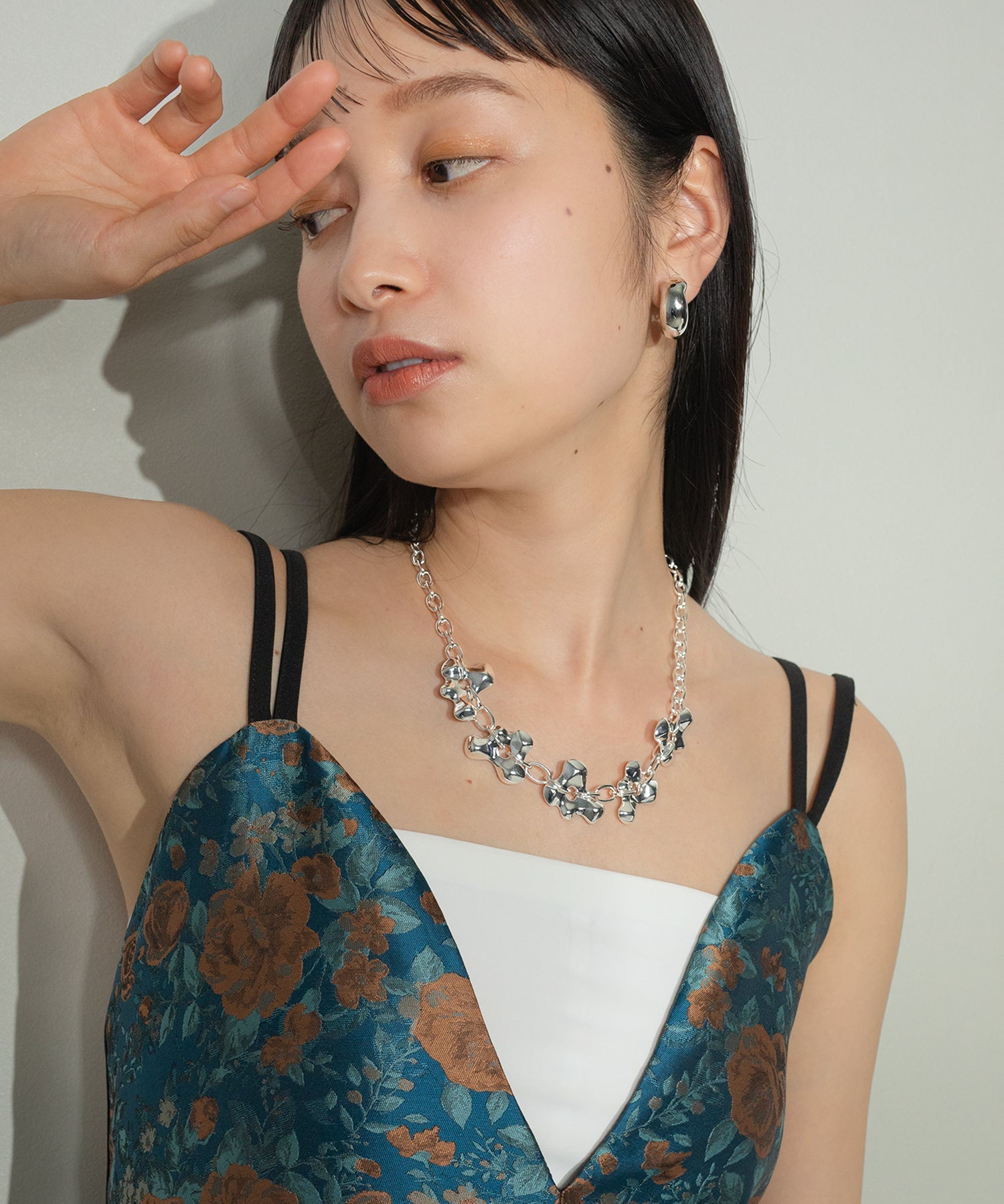 ニュアンス モチーフ オーバルチェーン ネックレス