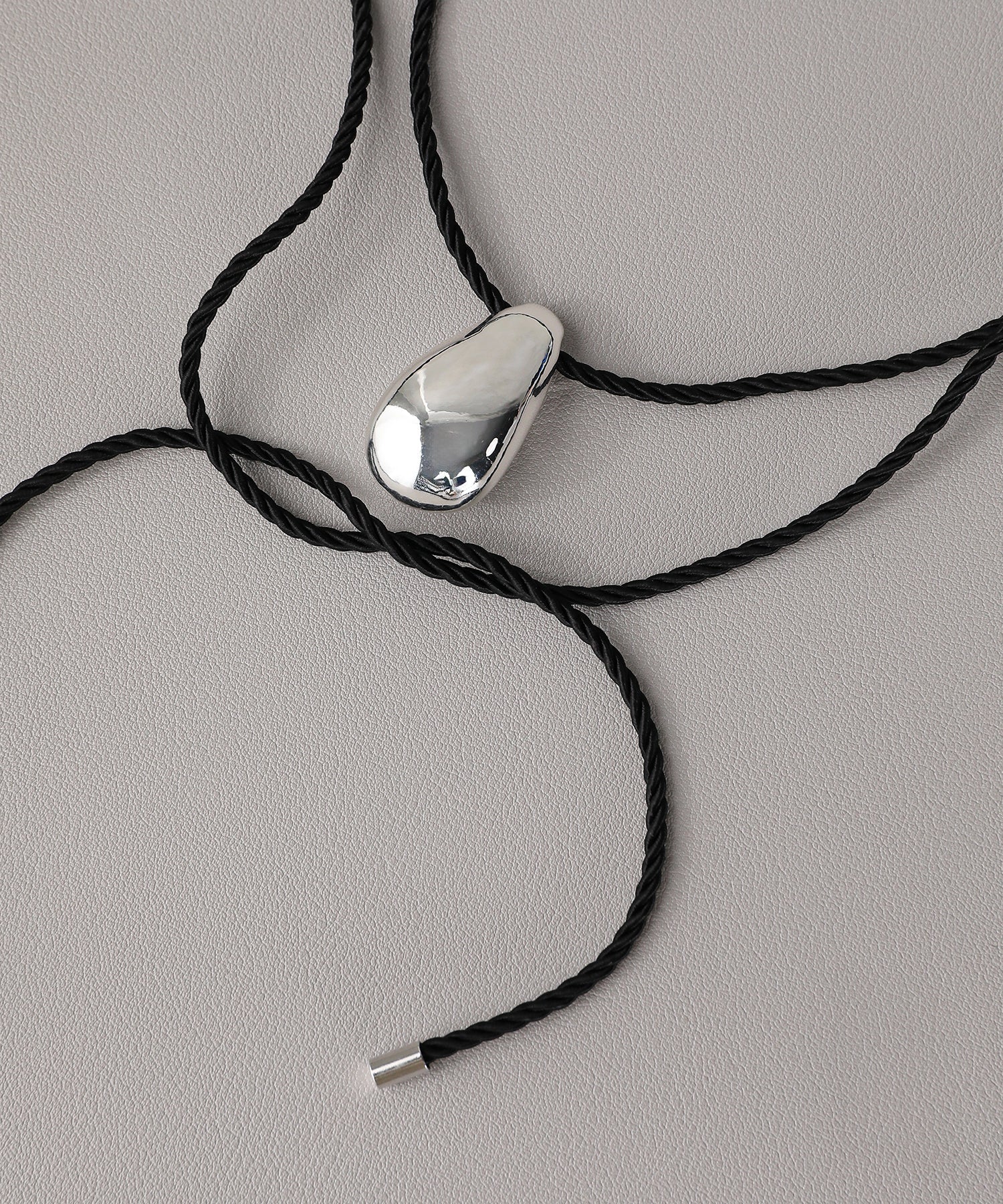 ドロップモチーフ ボリューム チョーカー ロープ ネックレス