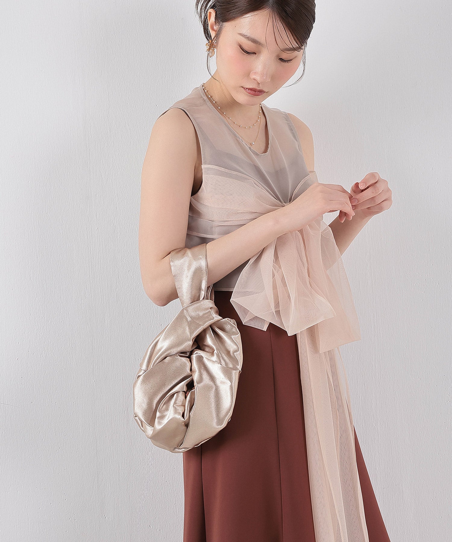 コンパクトワンハンドルバッグ、パーティー、イブニング、結婚式、演奏会 ニアナ niana 刺繍レースワンハンドルバッグ パーティーバッグ 結婚式