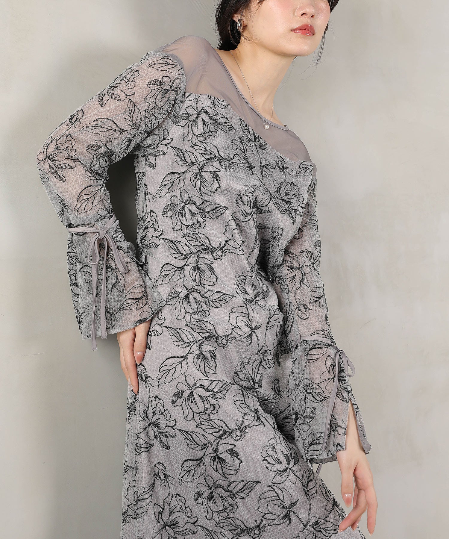 フラワー刺繍 袖リボン ドレス ワンピース