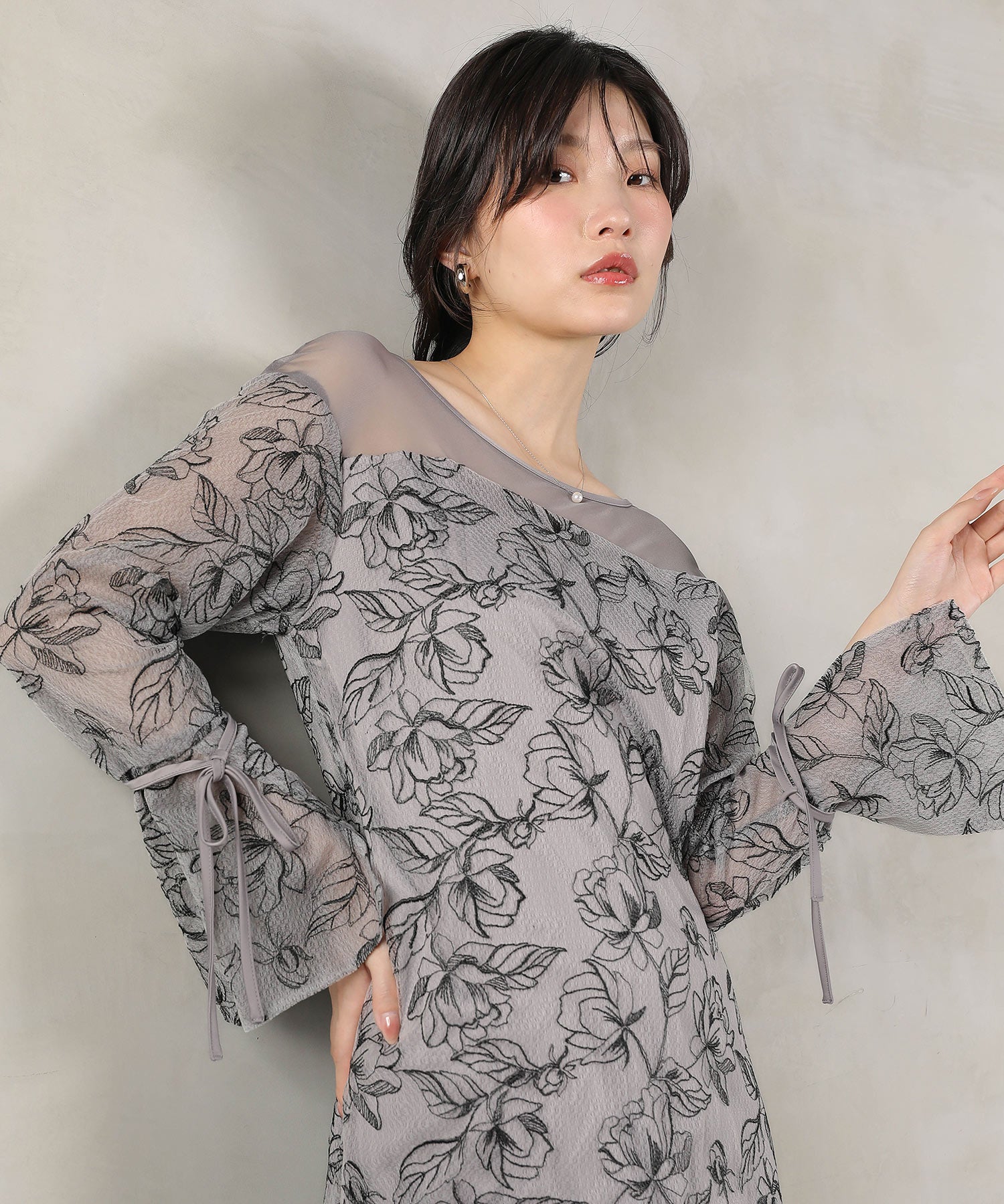 フラワー刺繍 袖リボン ドレス ワンピース