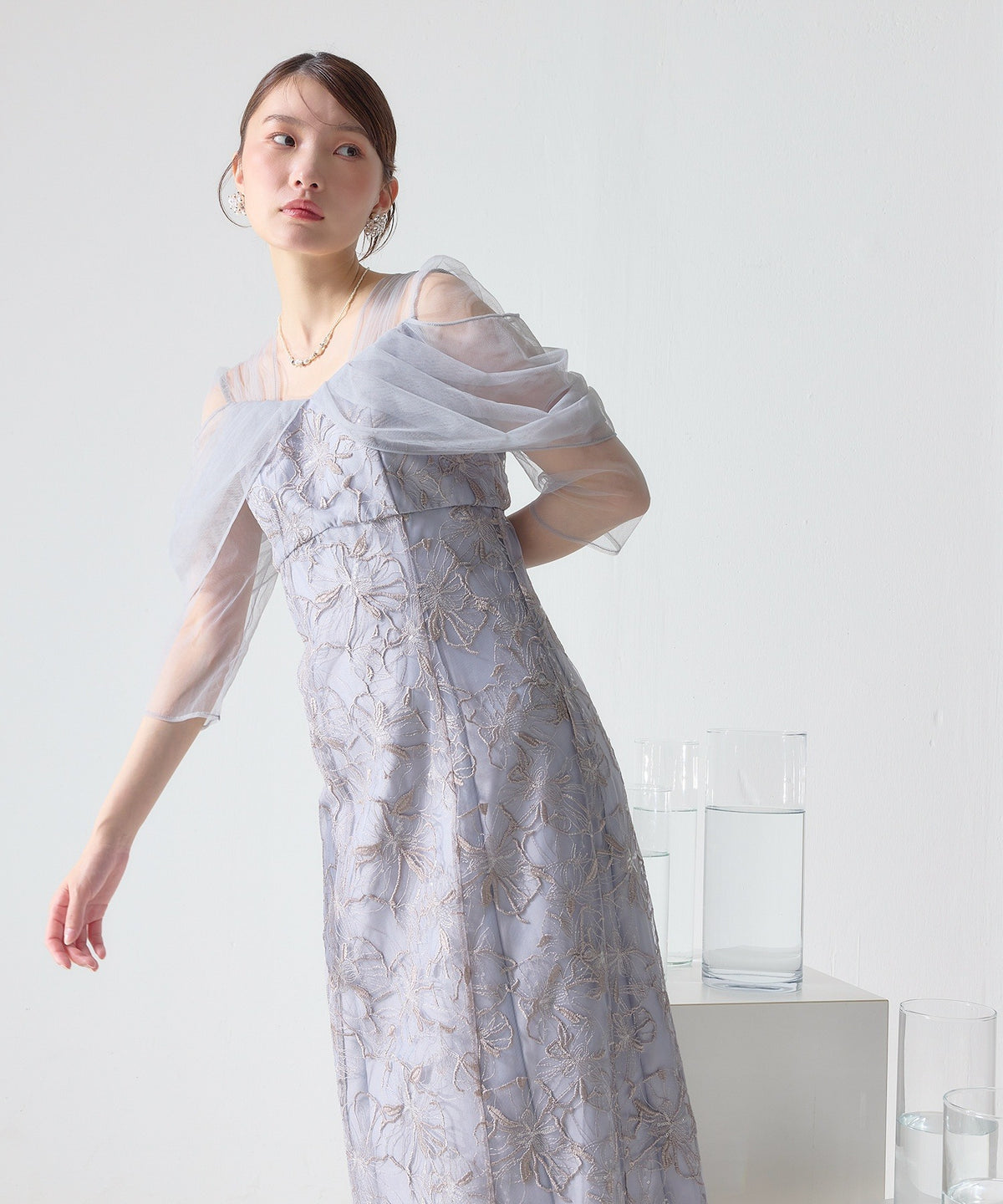 花柄刺繍スパンコールチュールドレープオフショル風ドレス