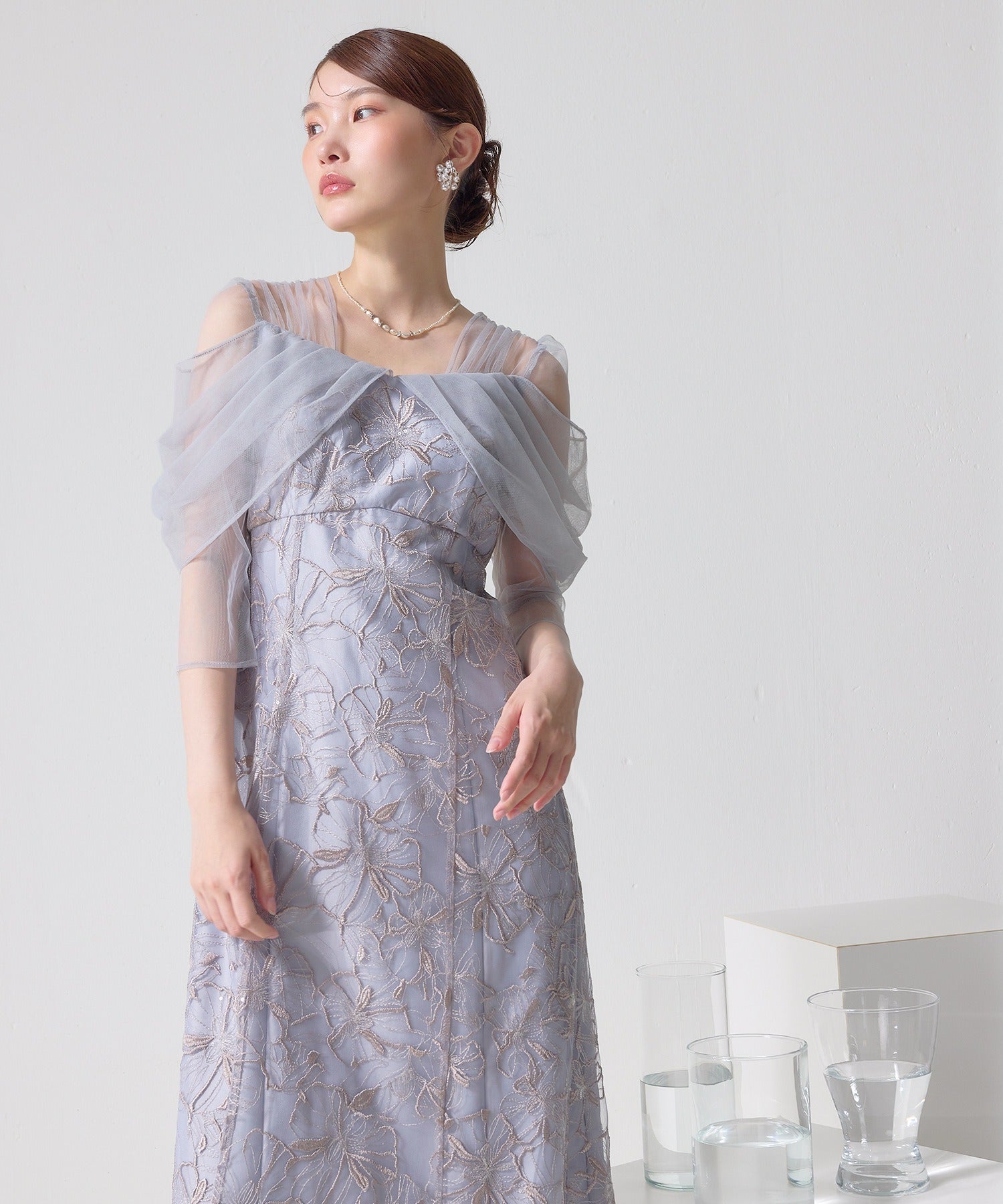 花柄刺繍スパンコールチュールドレープオフショル風ドレス