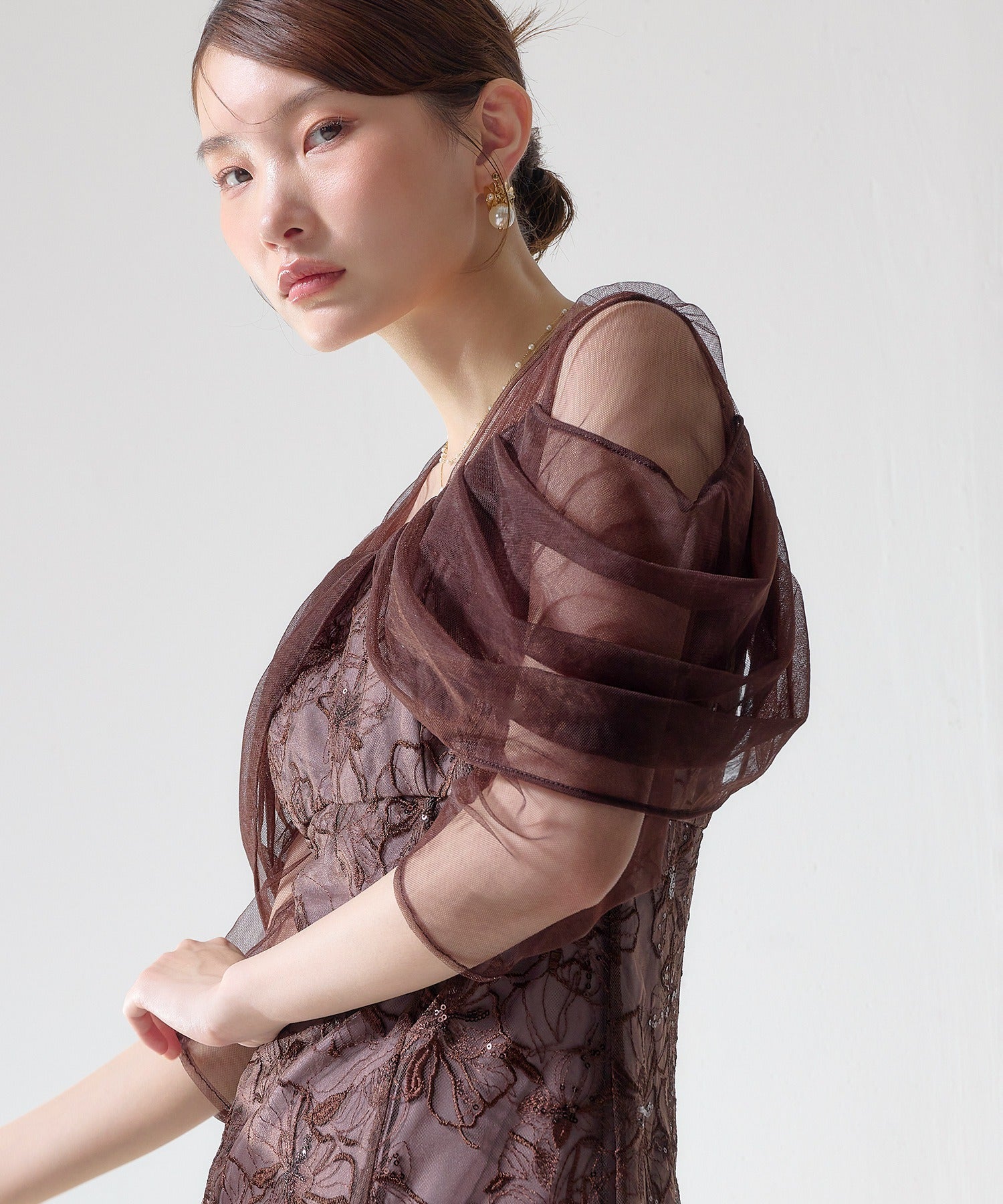 花柄刺繍スパンコールチュールドレープオフショル風ドレス