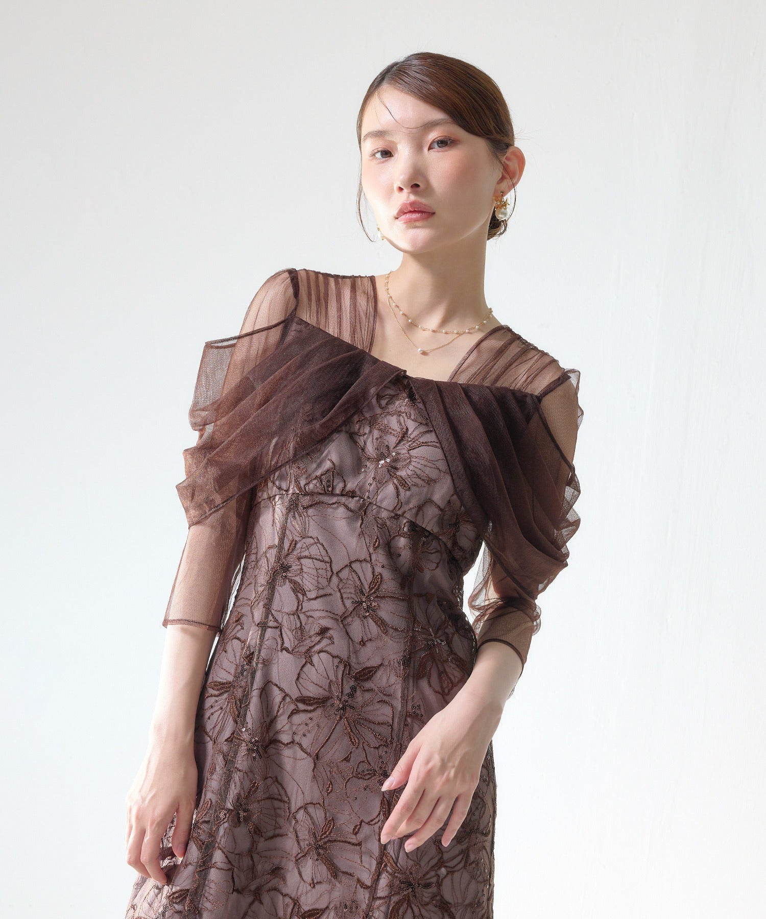 花柄刺繍スパンコールチュールドレープオフショル風ドレス