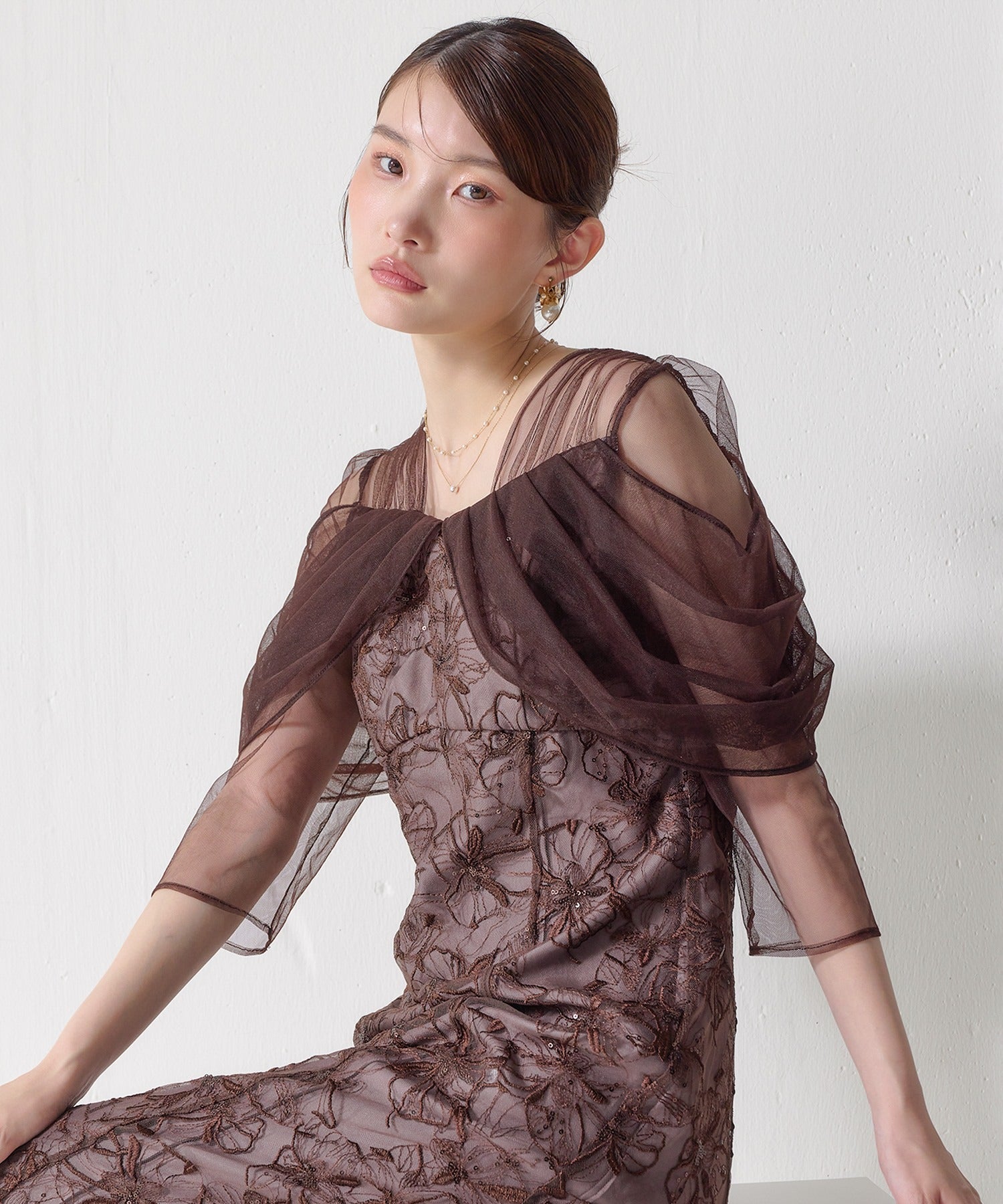 花柄刺繍スパンコールチュールドレープオフショル風ドレス