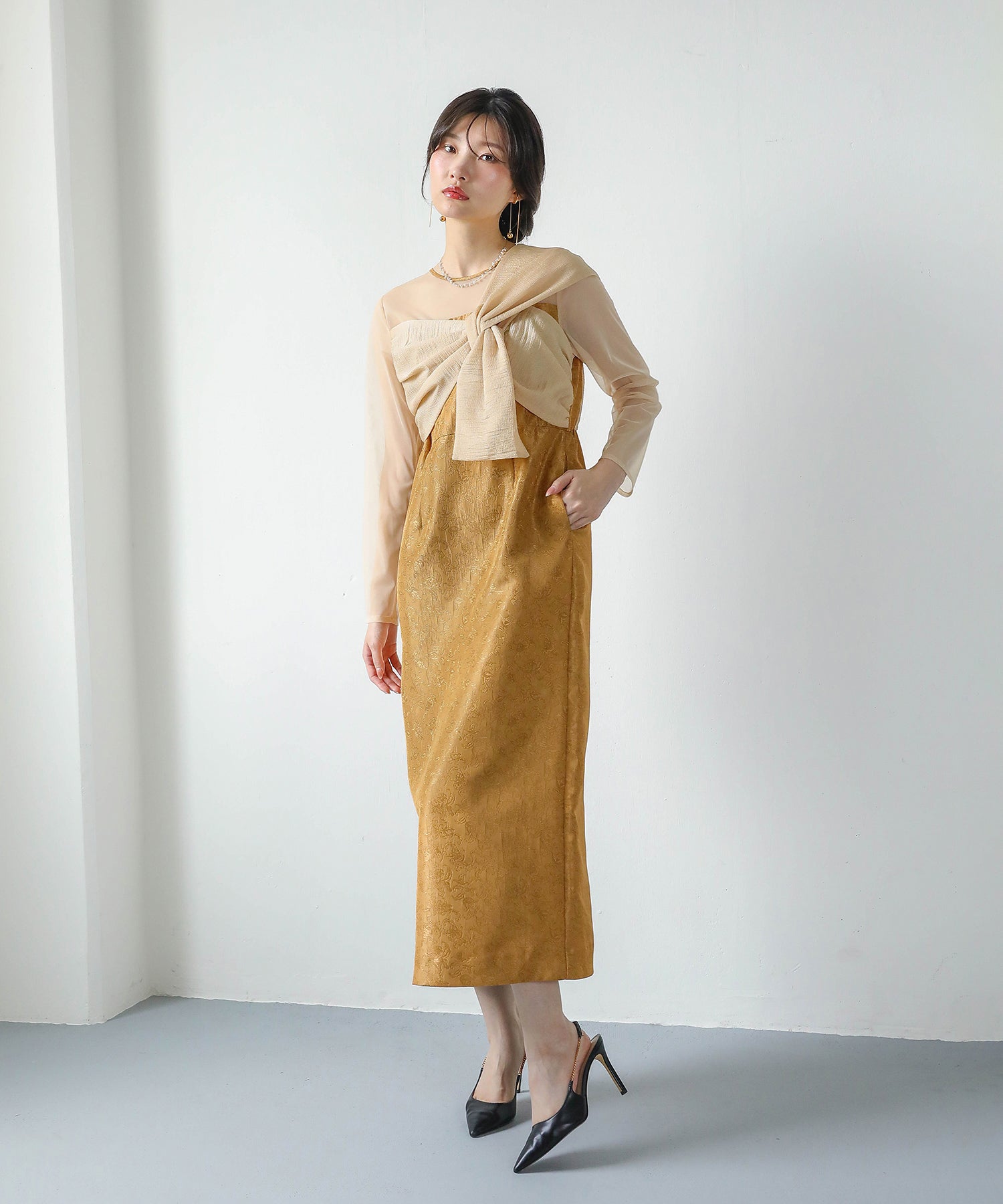 フラワージャガード ノットデザイン Iライン ドレス