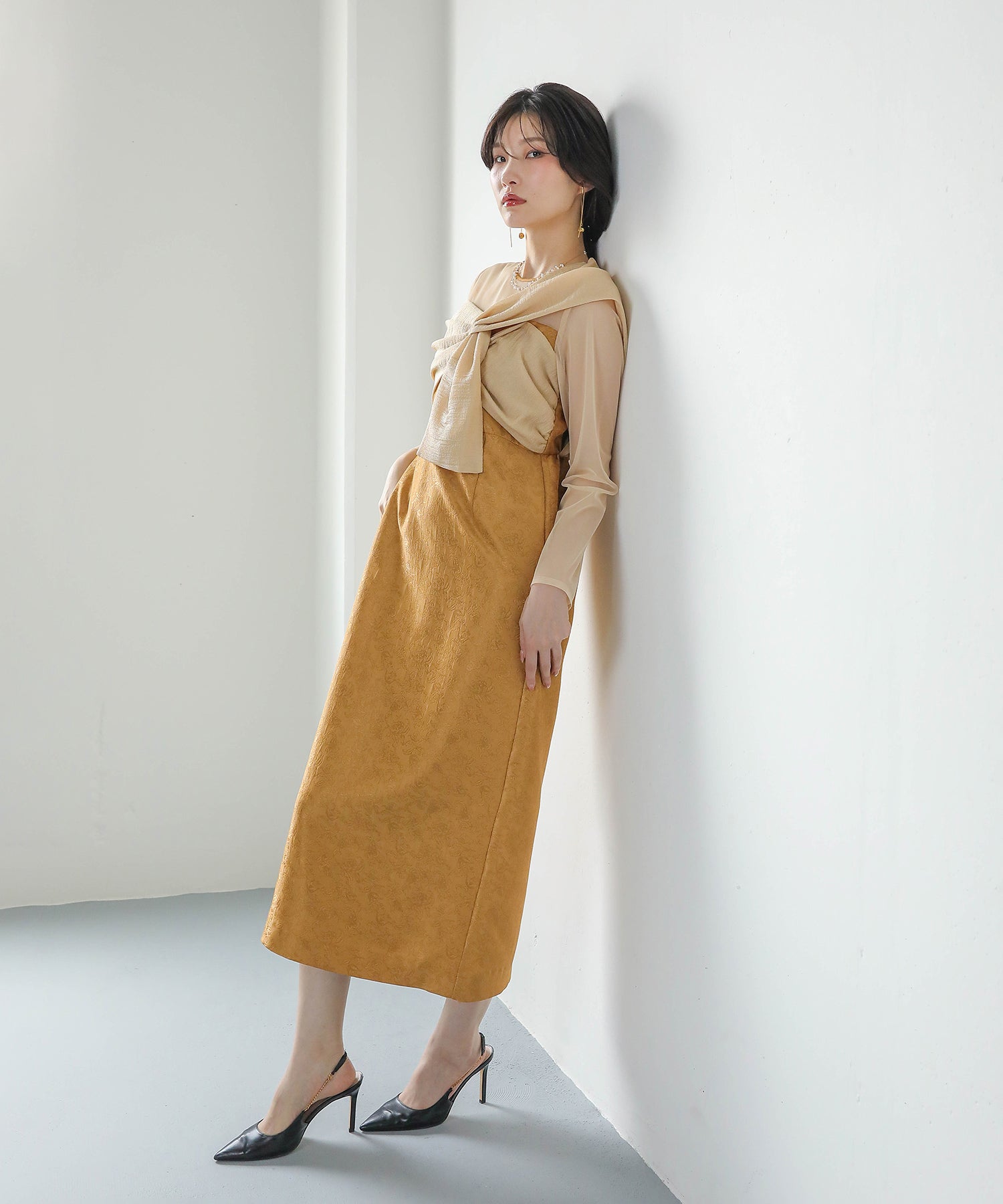 フラワージャガード ノットデザイン Iライン ドレス