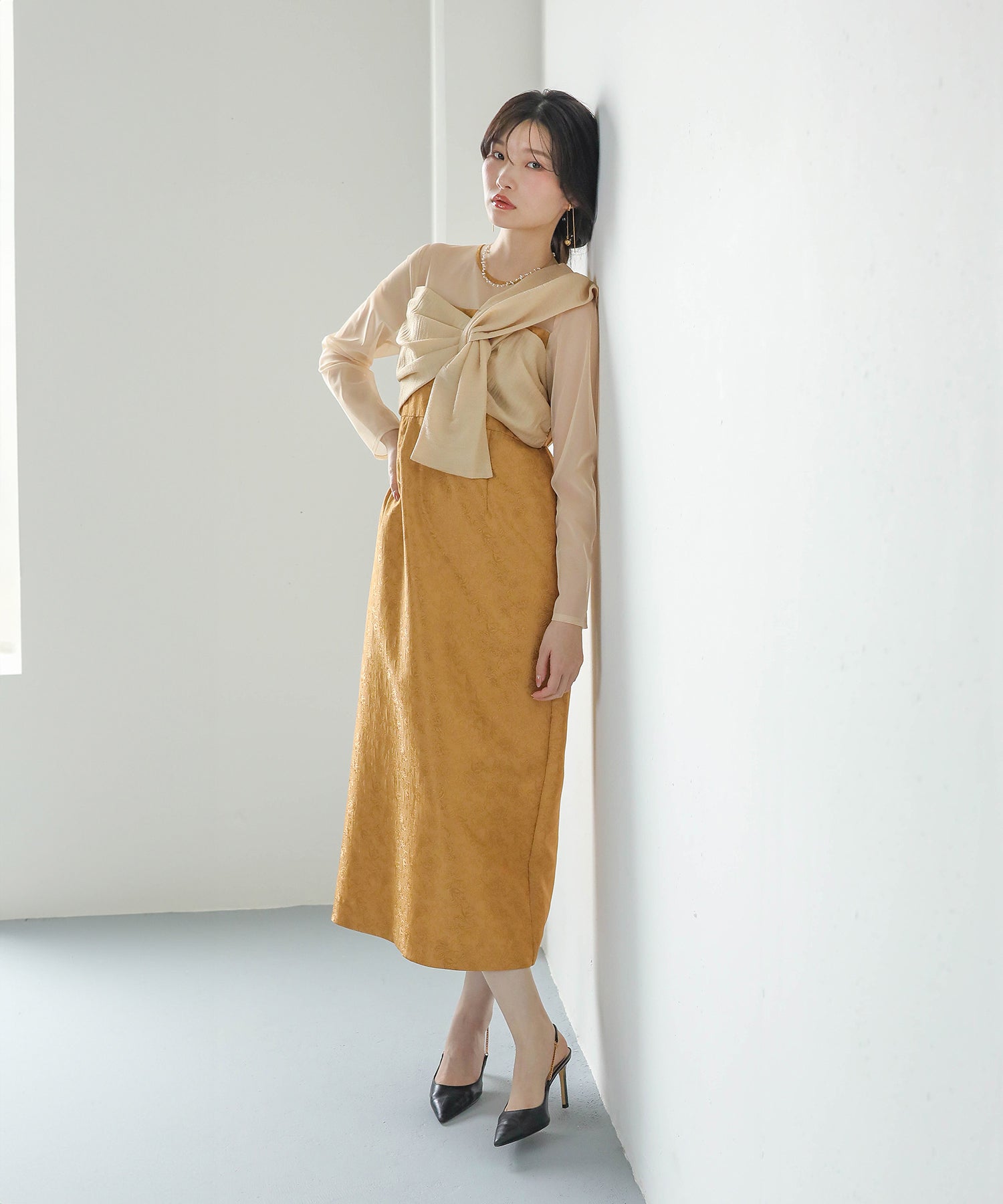 フラワージャガード ノットデザイン Iライン ドレス