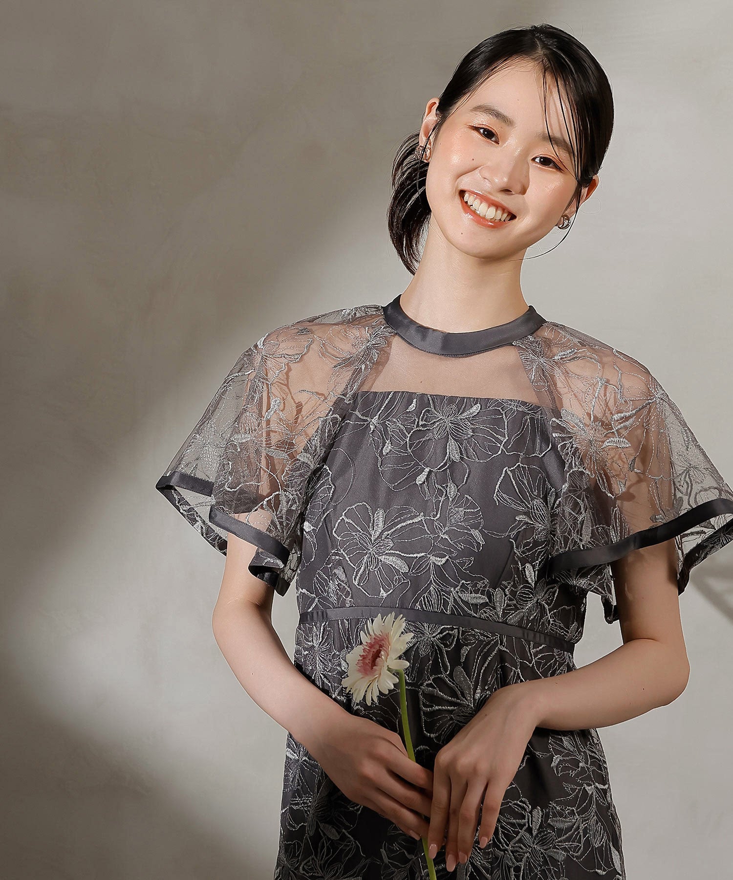 フレアスリーブ 花柄刺繍レース パーティー ドレス