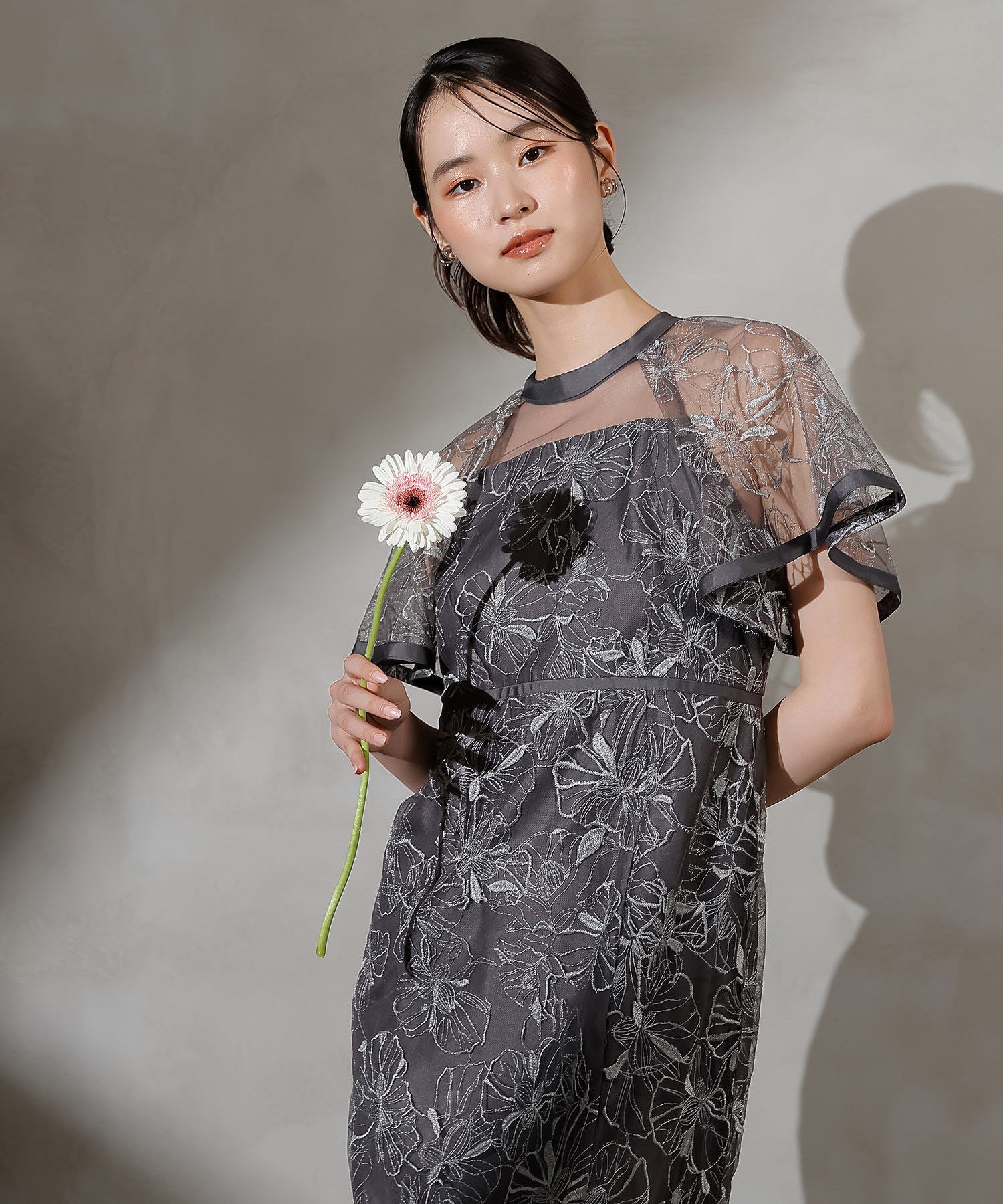 フレアスリーブ 花柄刺繍レース パーティー ドレス