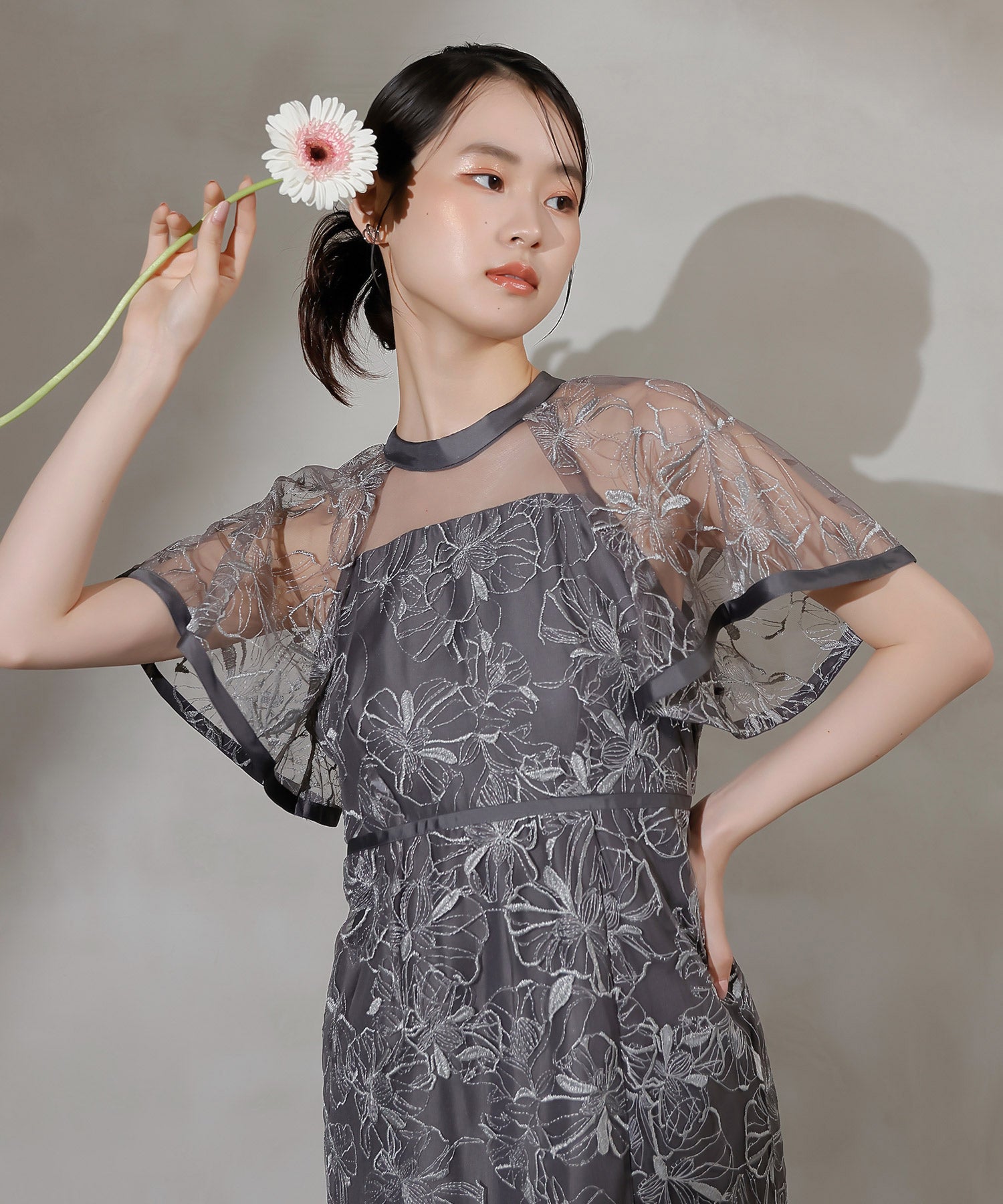 フレアスリーブ 花柄刺繍レース パーティー ドレス