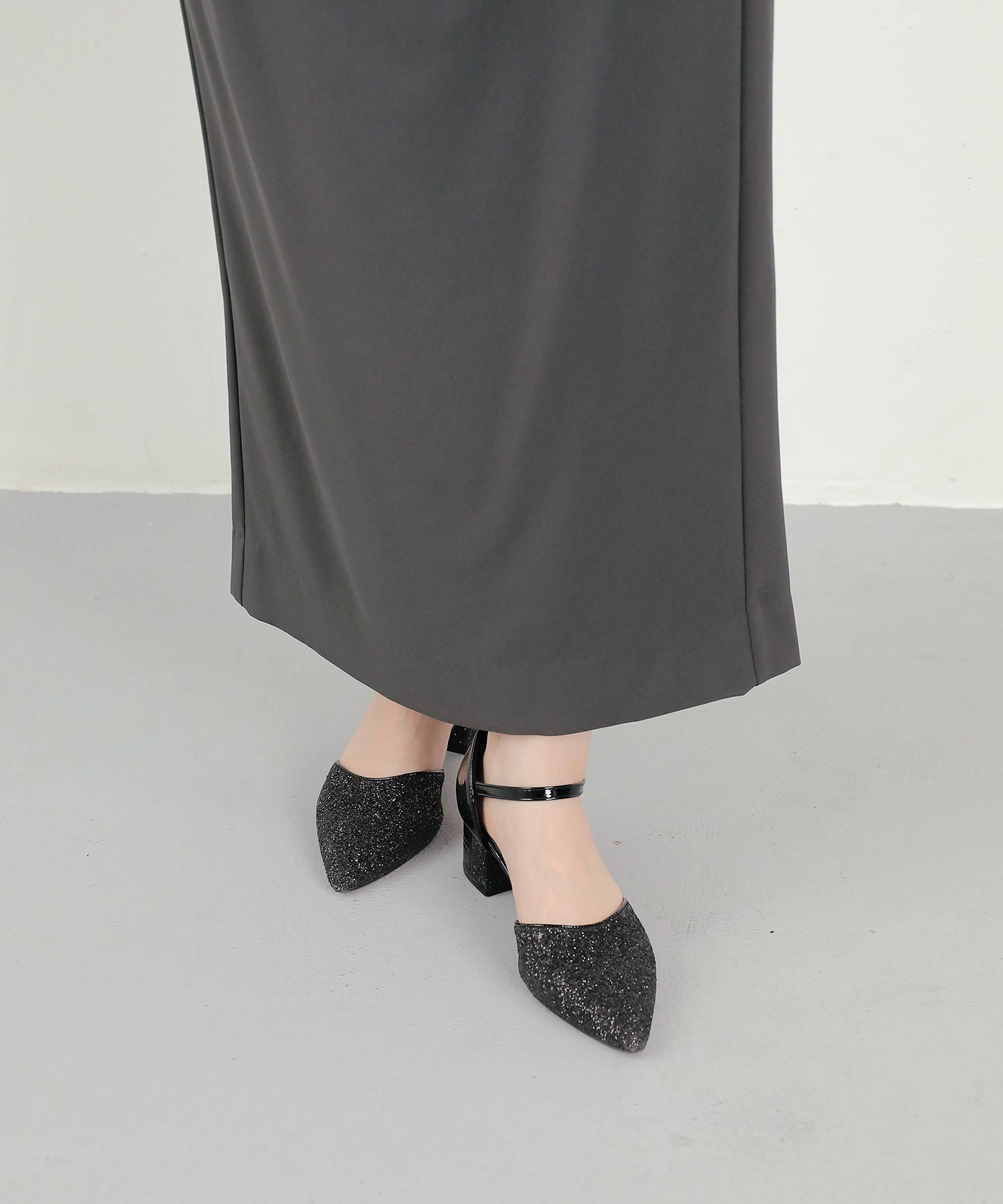 レースアームカバー付き ドレープ パフスリーブ Iライン ワンピースドレス