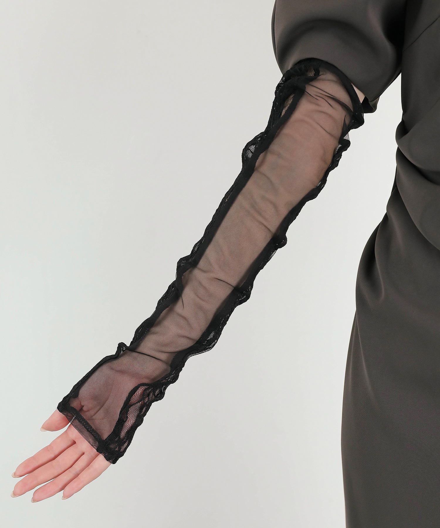 レースアームカバー付き ドレープ パフスリーブ Iライン ワンピースドレス