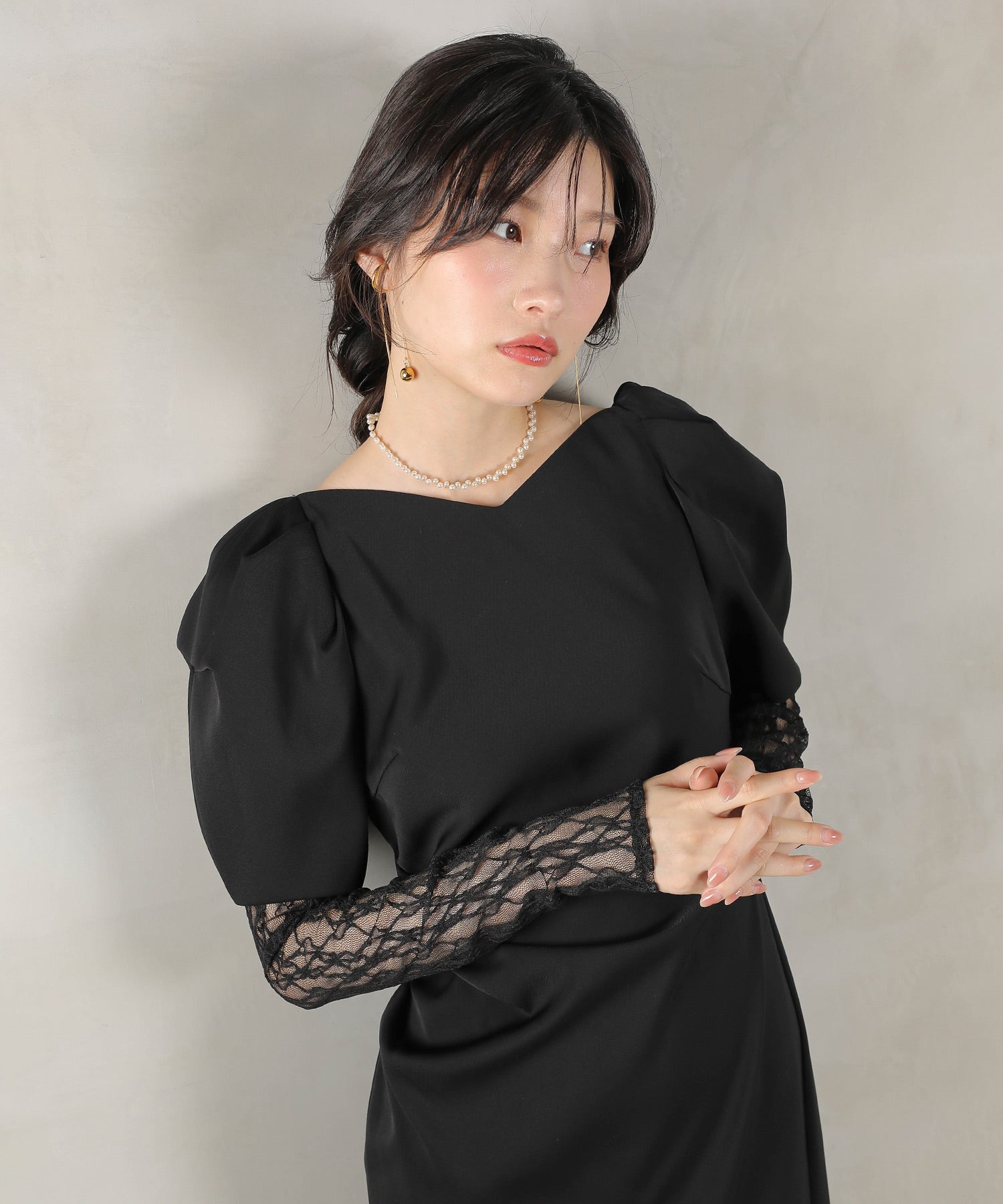 レースアームカバー付き ドレープ パフスリーブ Iライン ワンピースドレス