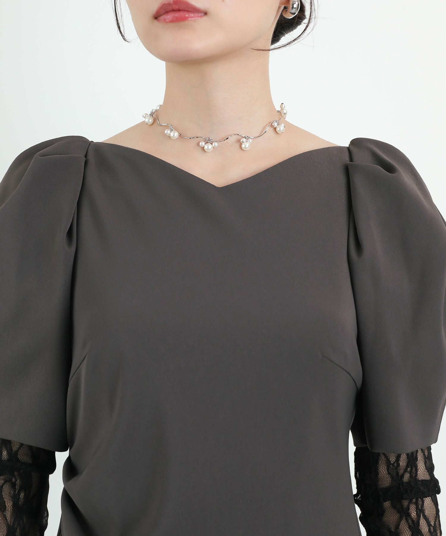 レースアームカバー付き ドレープ パフスリーブ Iライン ワンピースドレス