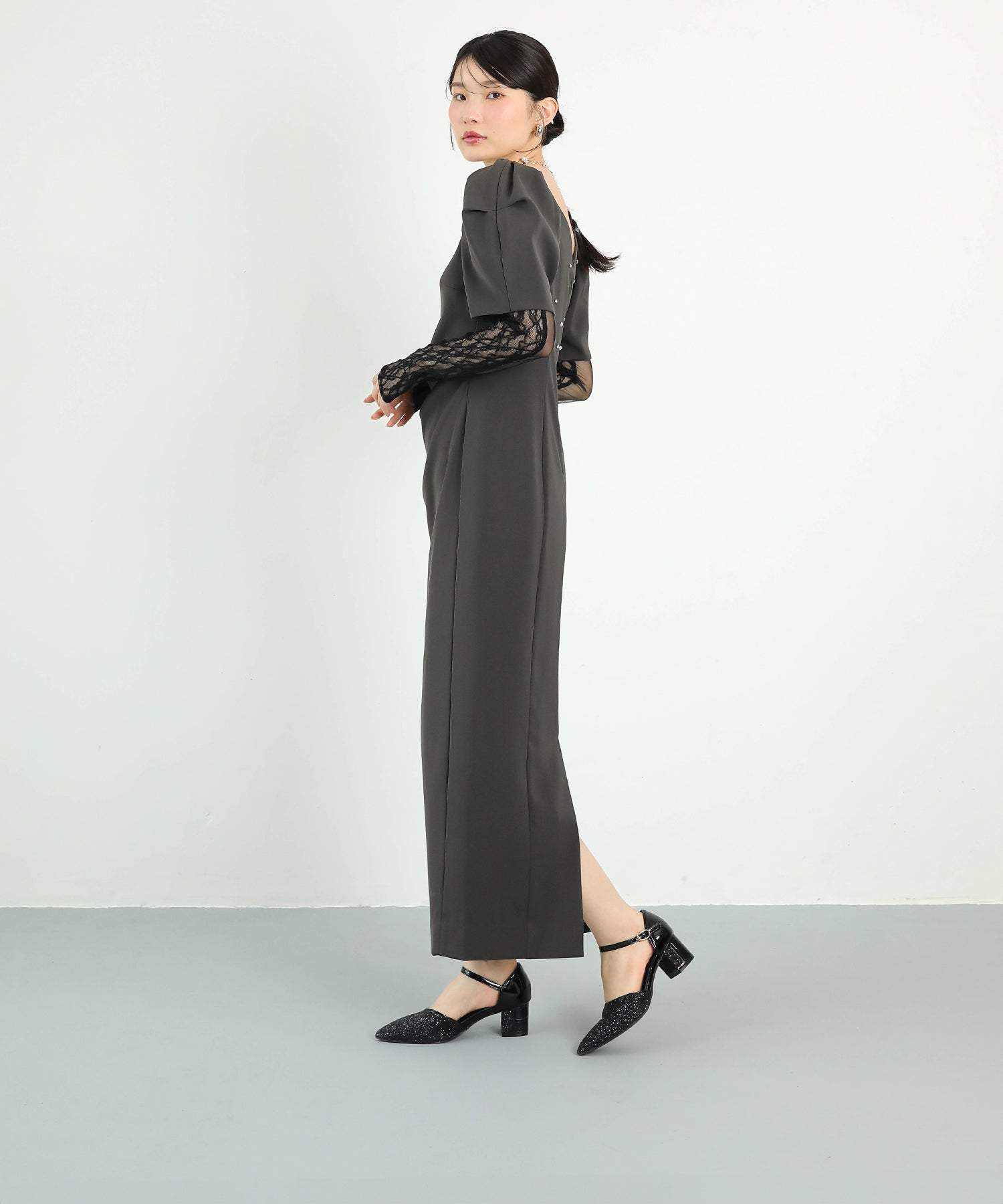 レースアームカバー付き ドレープ パフスリーブ Iライン ワンピースドレス