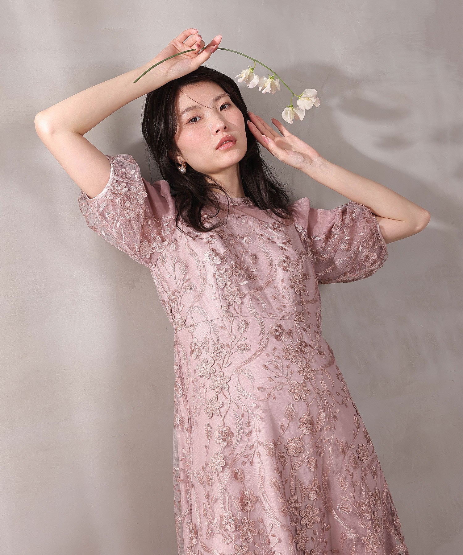 刺繍レース ウェーブデザイン チュールバルーンスリーブ Aラインワンピースドレス