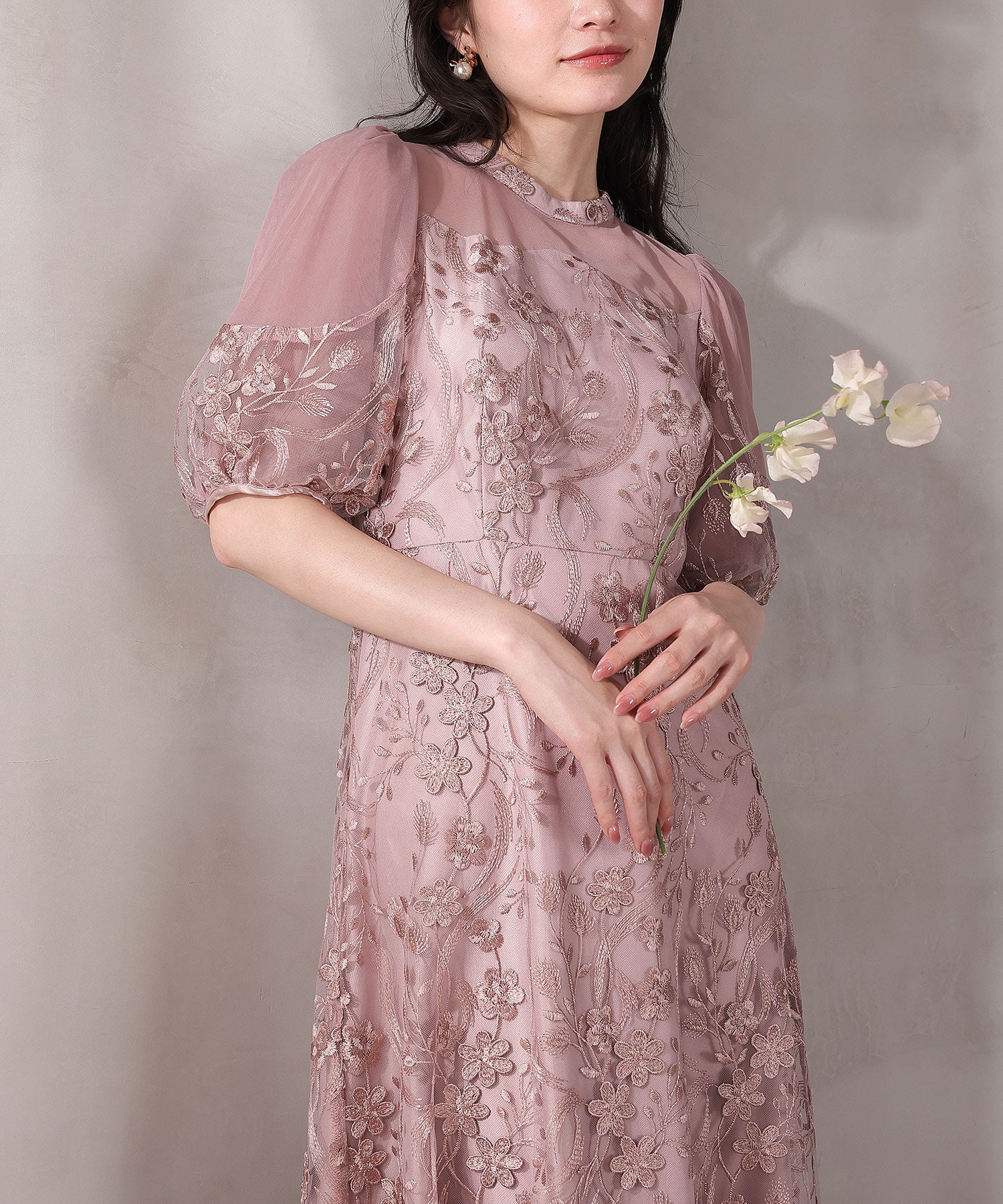 刺繍レース ウェーブデザイン チュールバルーンスリーブ Aラインワンピースドレス