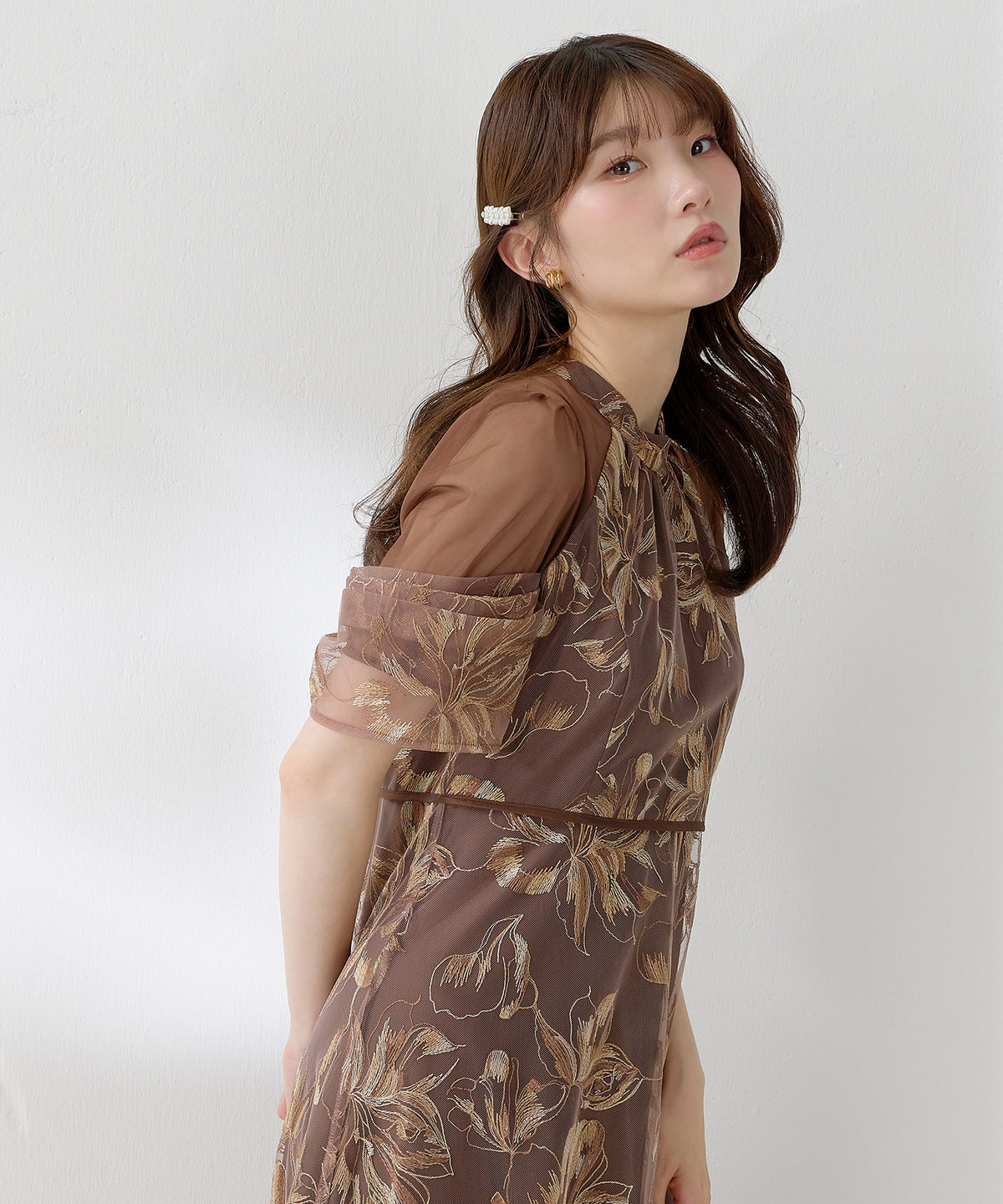 花柄刺繍レースアメスリタックスリーブフィットフレアドレス