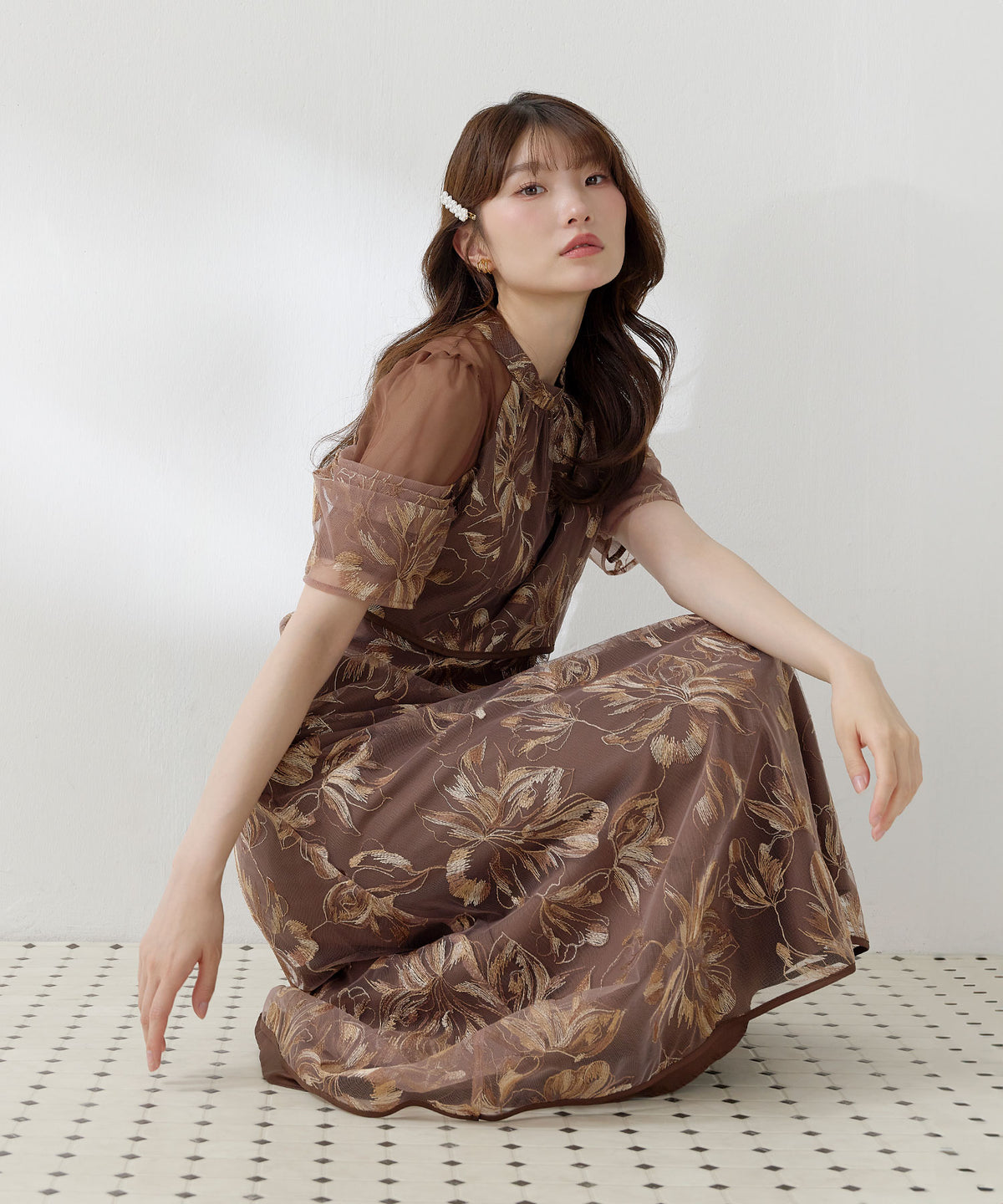 花柄刺繍レースアメスリタックスリーブフィットフレアドレス