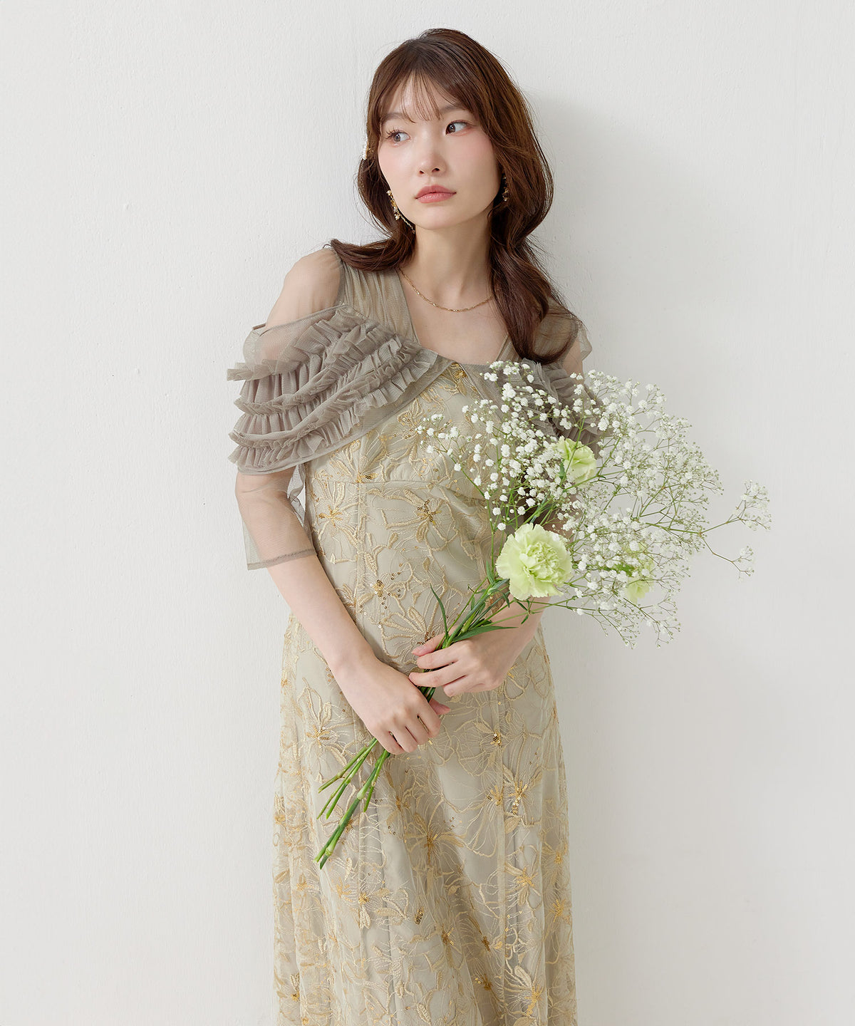 花柄刺繍ボリュームフリル袖フレアドレス