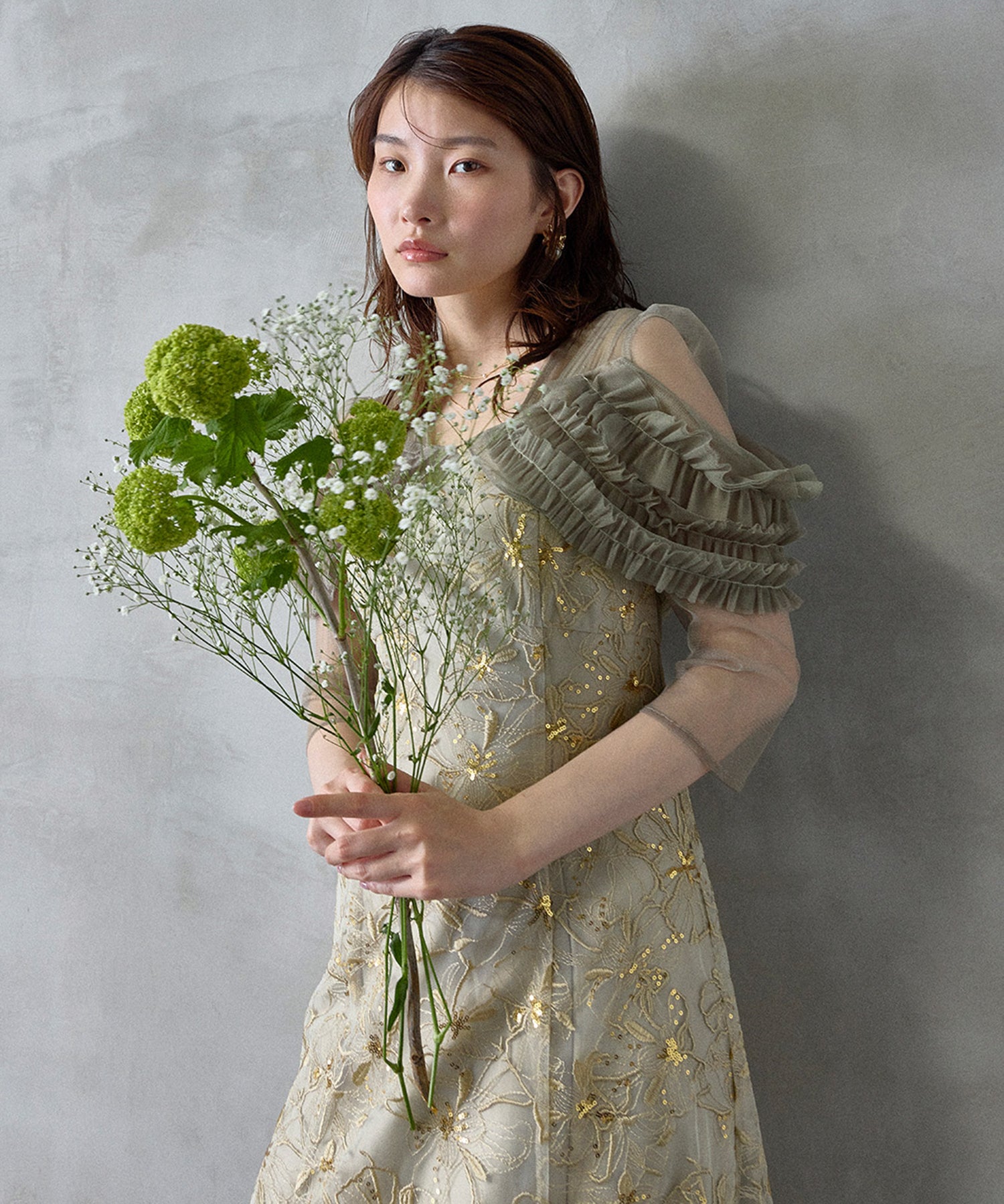 花柄刺繍ボリュームフリル袖フレアドレス