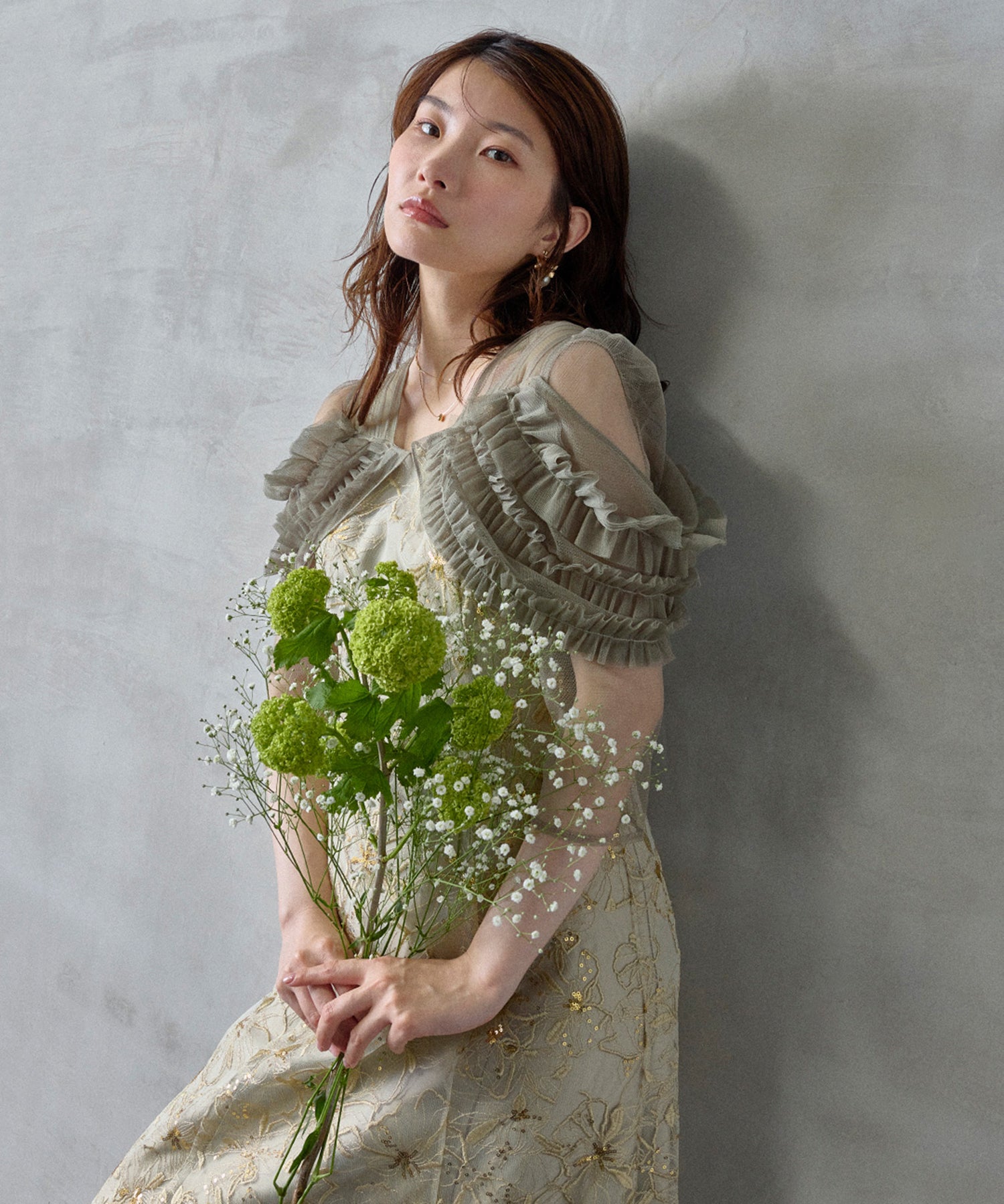 花柄刺繍ボリュームフリル袖フレアドレス