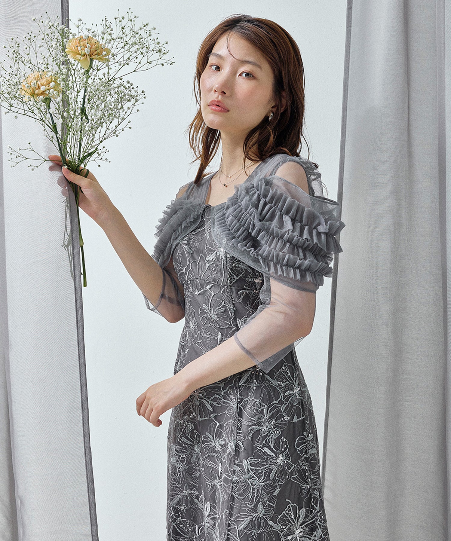 花柄刺繍ボリュームフリル袖フレアドレス