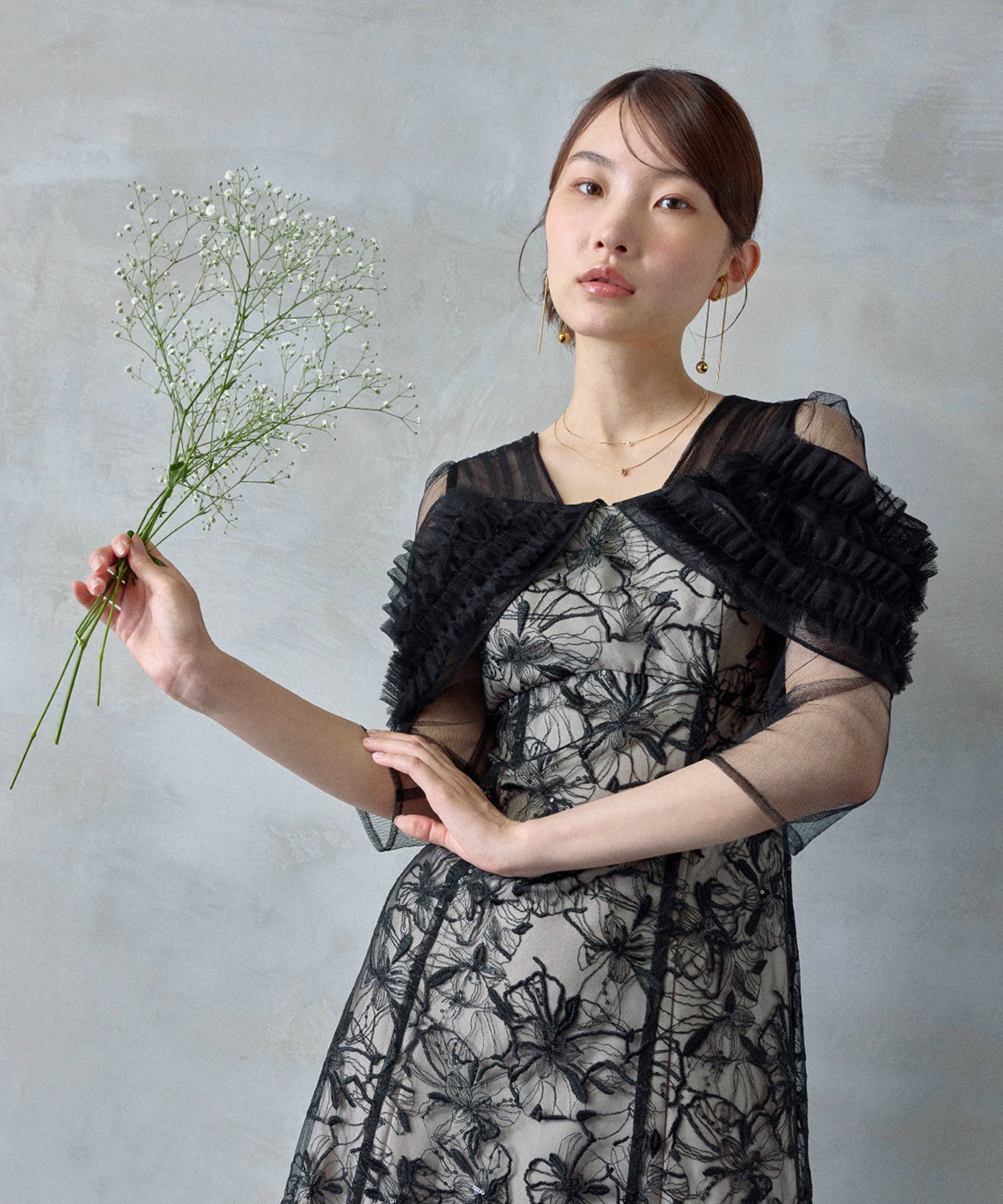 花柄刺繍ボリュームフリル袖フレアドレス