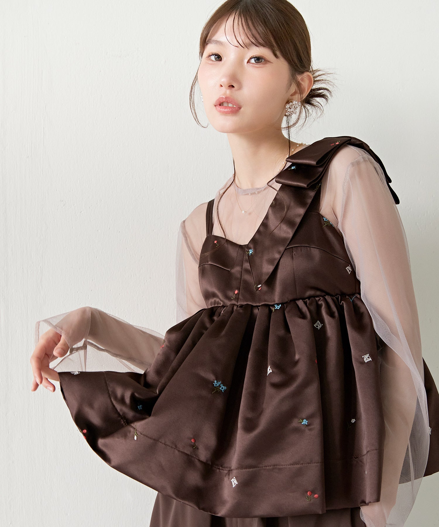 ボリュームリボン花柄刺繍ペプラムセットアップ
