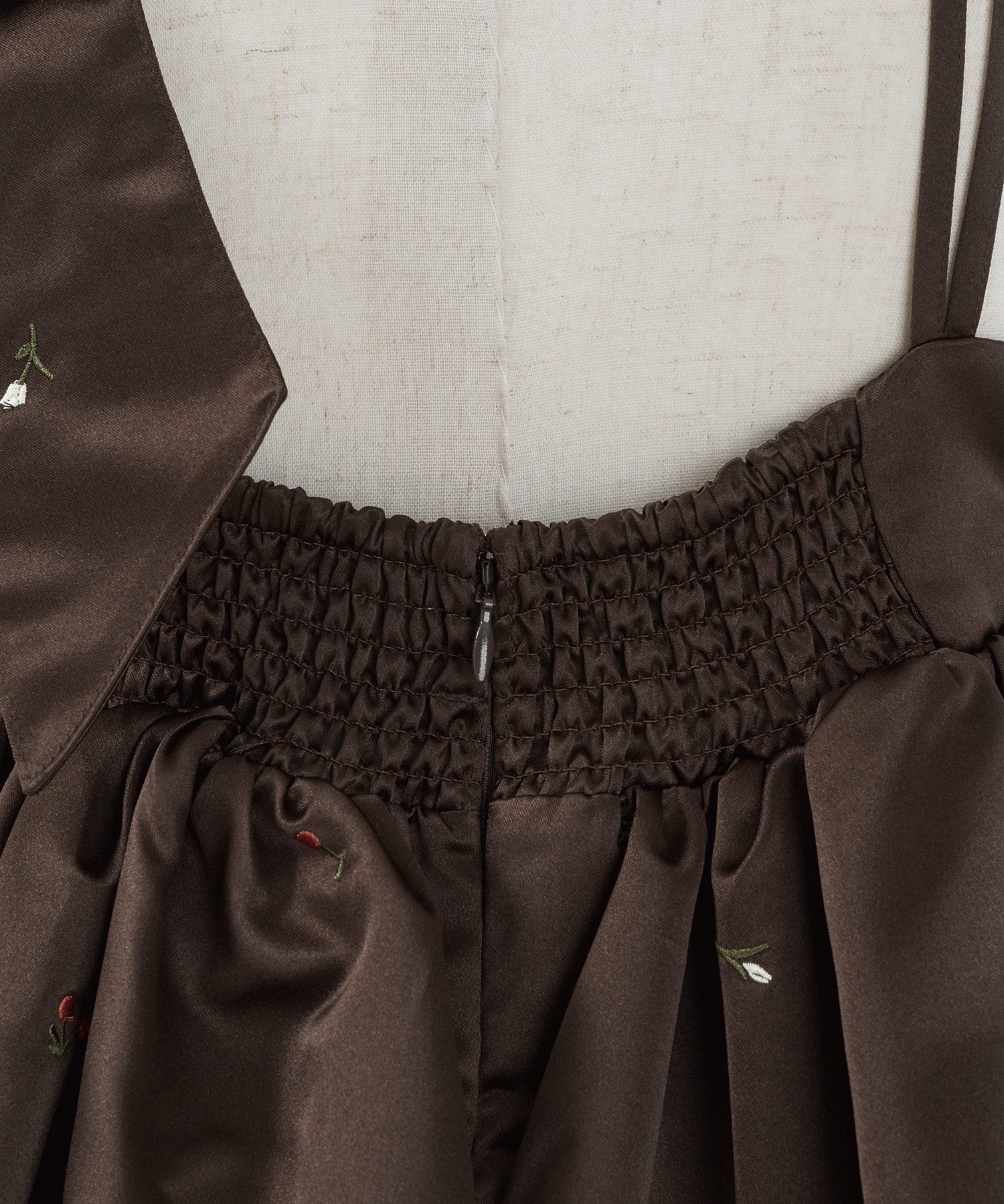 ボリュームリボン花柄刺繍ペプラムセットアップ