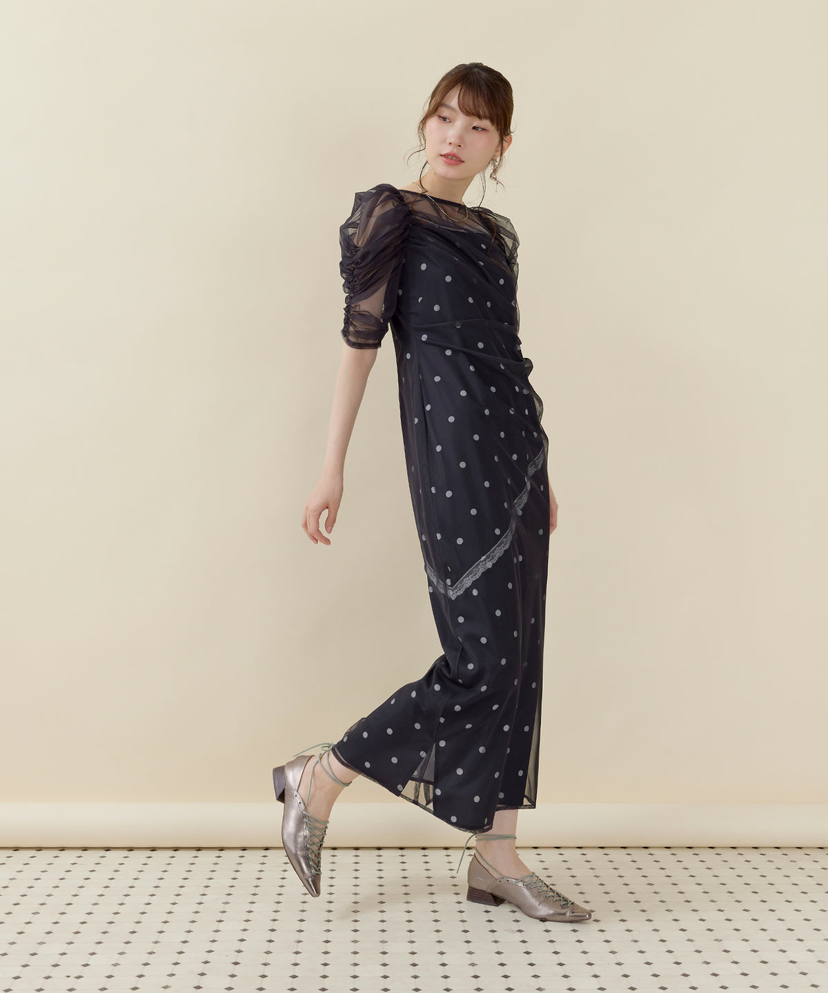 ドットチュールレイヤードレープドレス