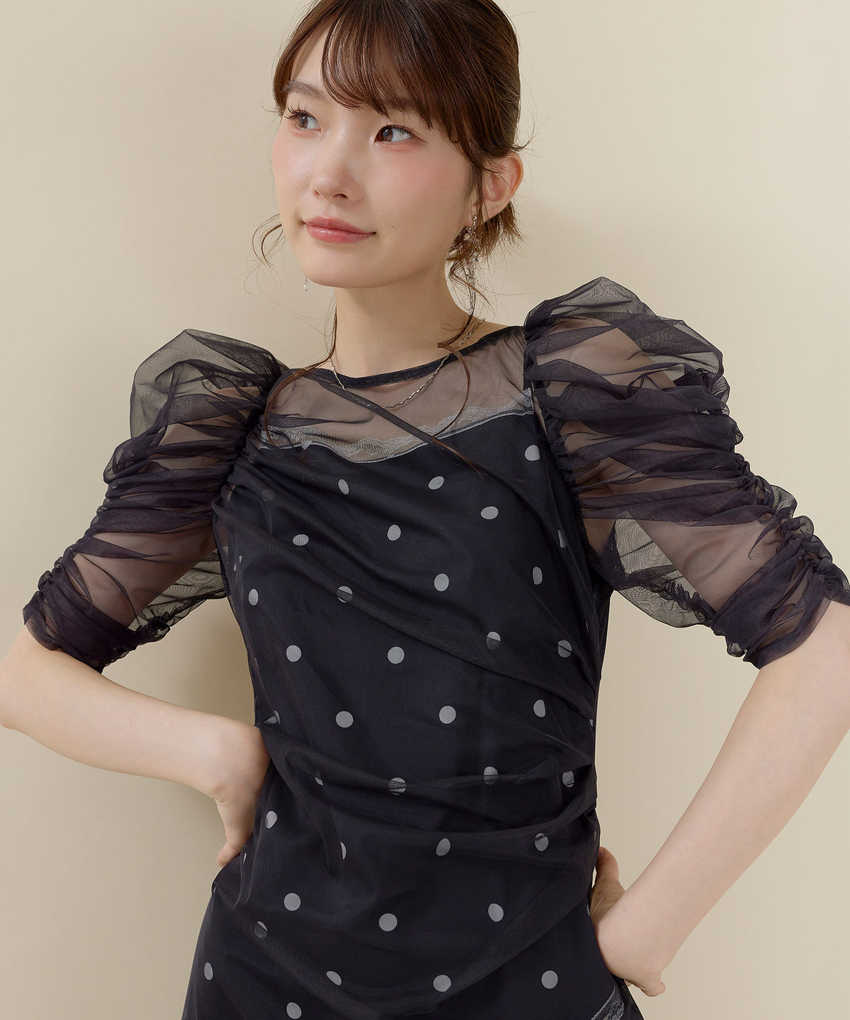 ドットチュールレイヤードレープドレス