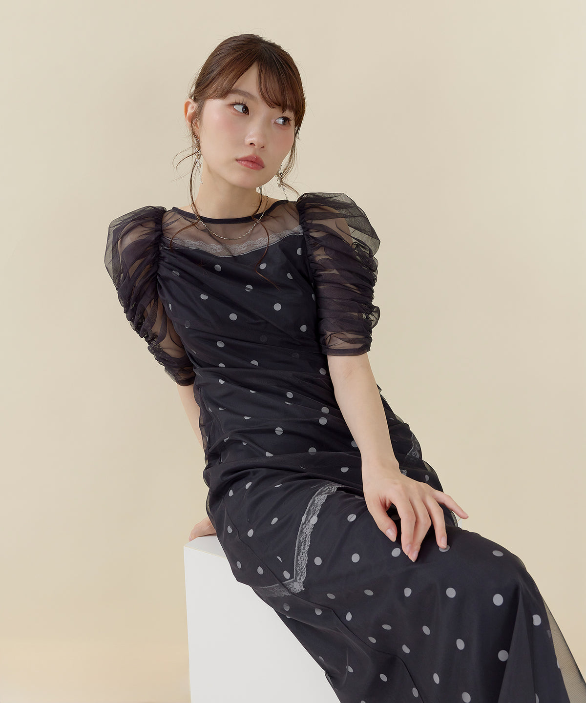 ドットチュールレイヤードレープドレス