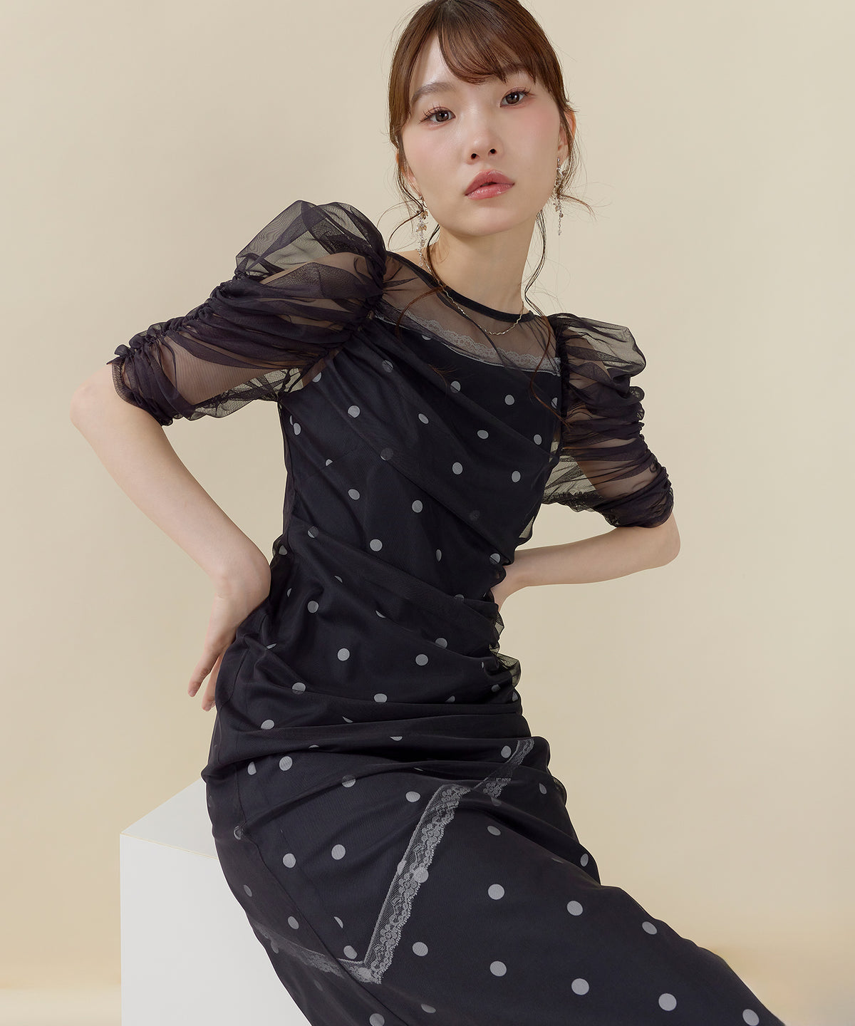 ドットチュールレイヤードレープドレス