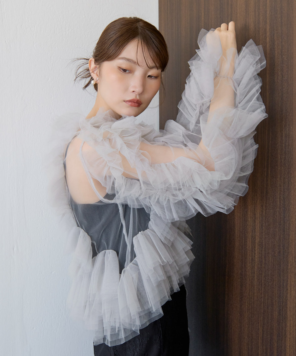 アシンメトリーボリュームチュールトップス