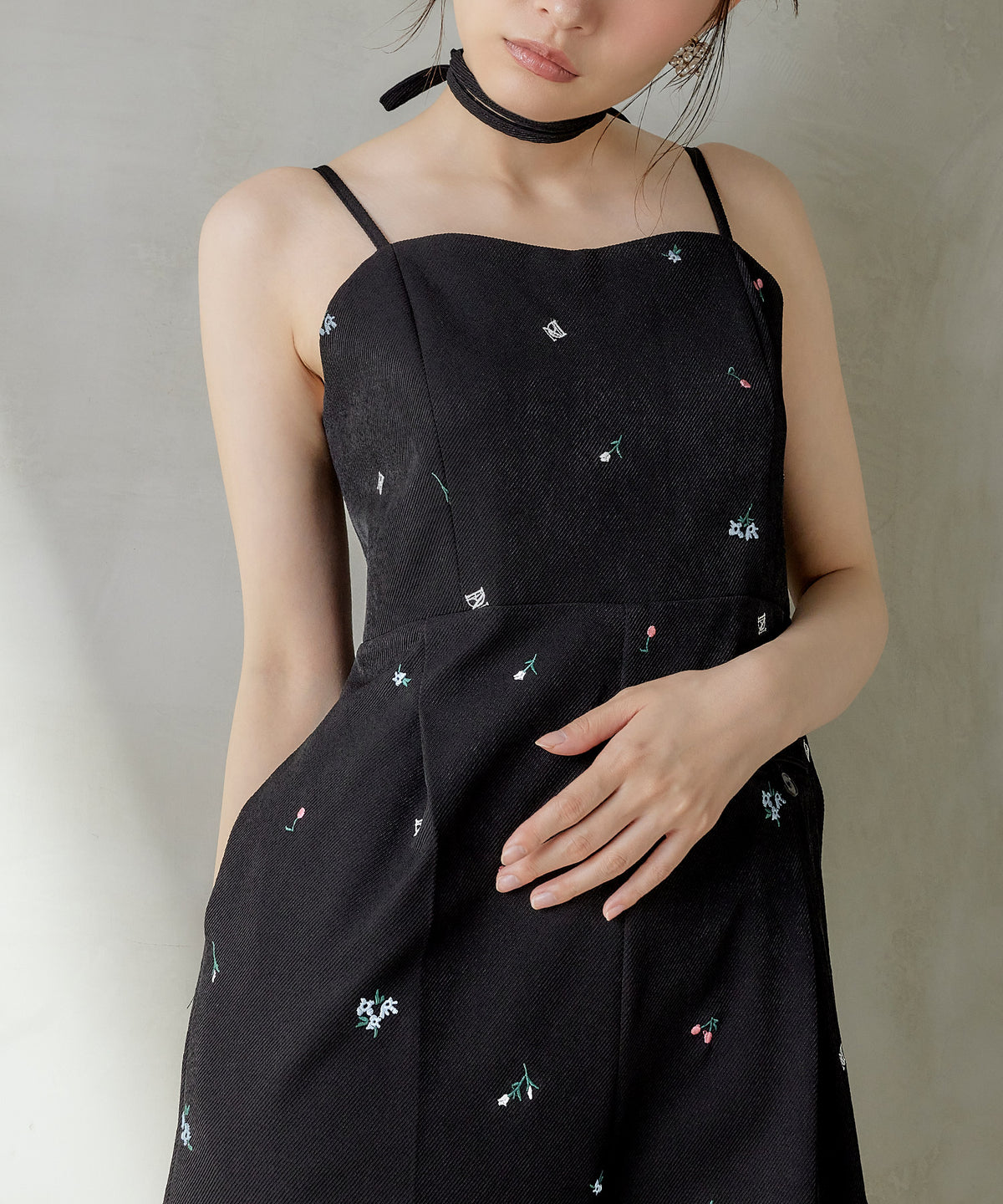 花柄刺繍オールインワンパンツドレス